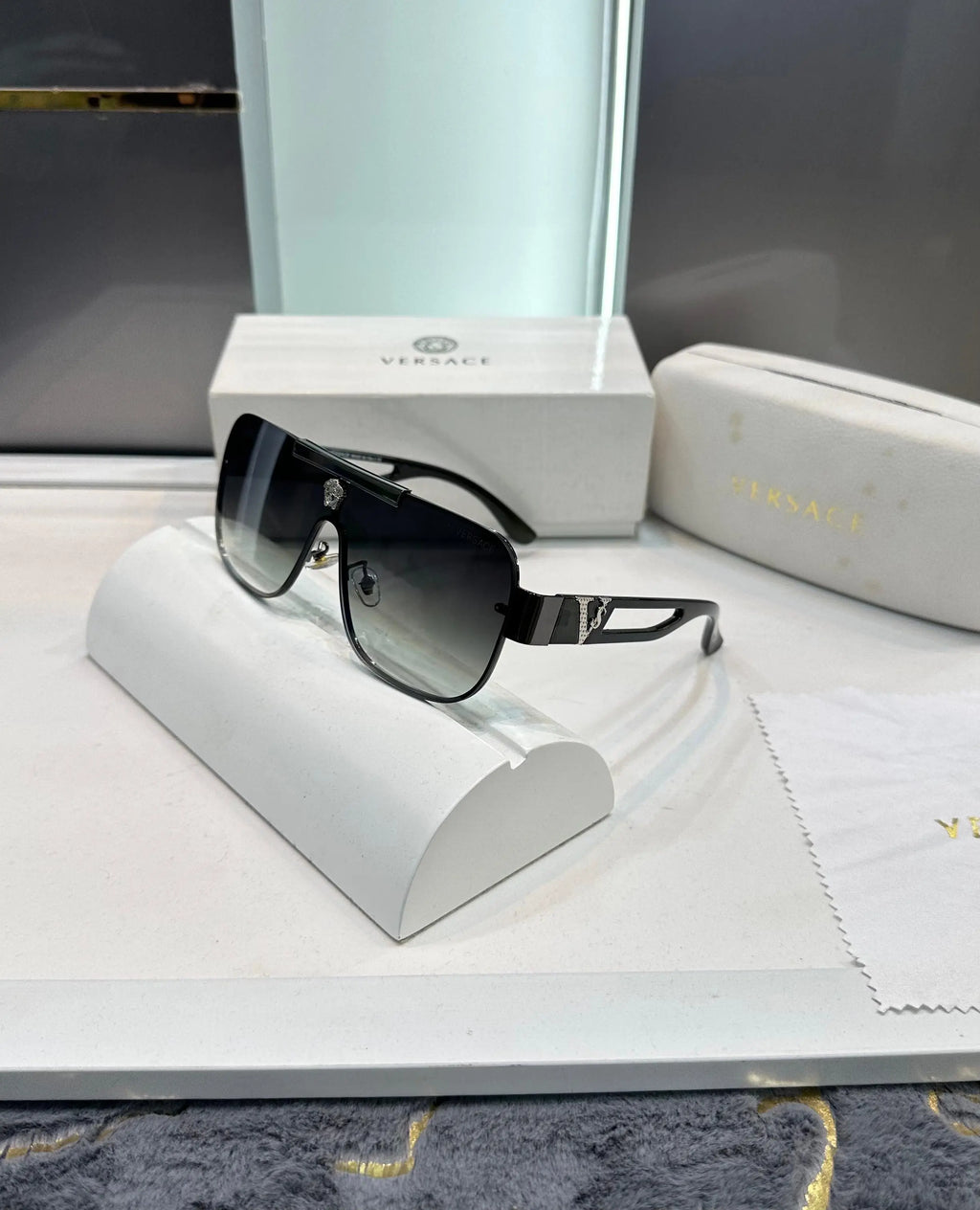 Versac e Green Premium Shades 3371