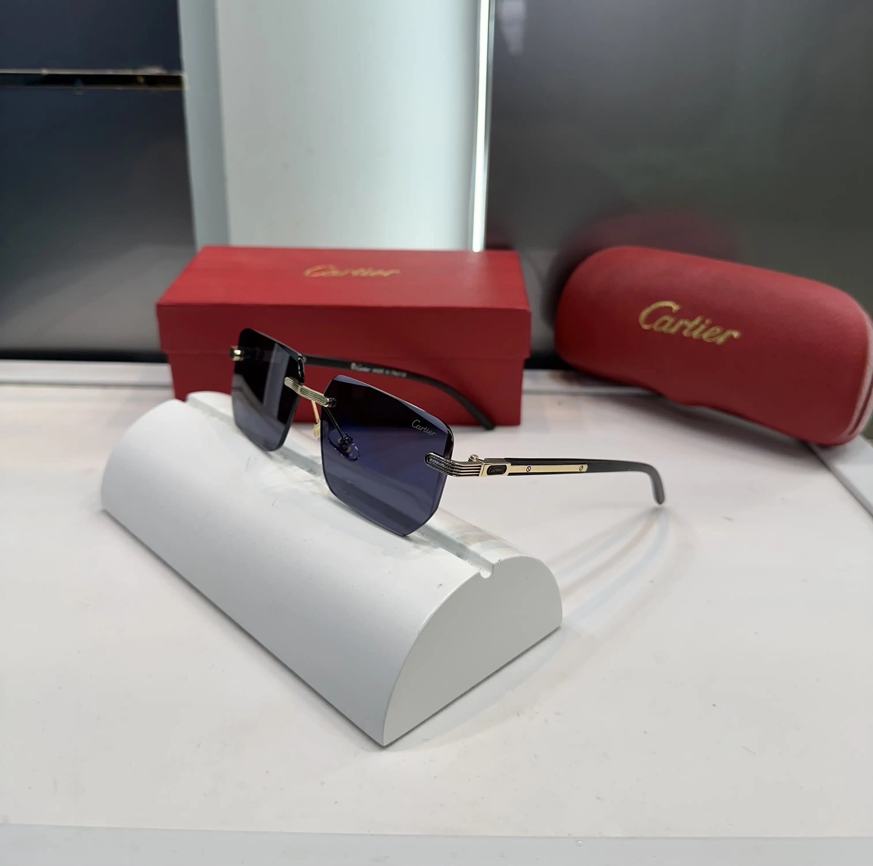 Cartie r Gold Black Premium Shades 008