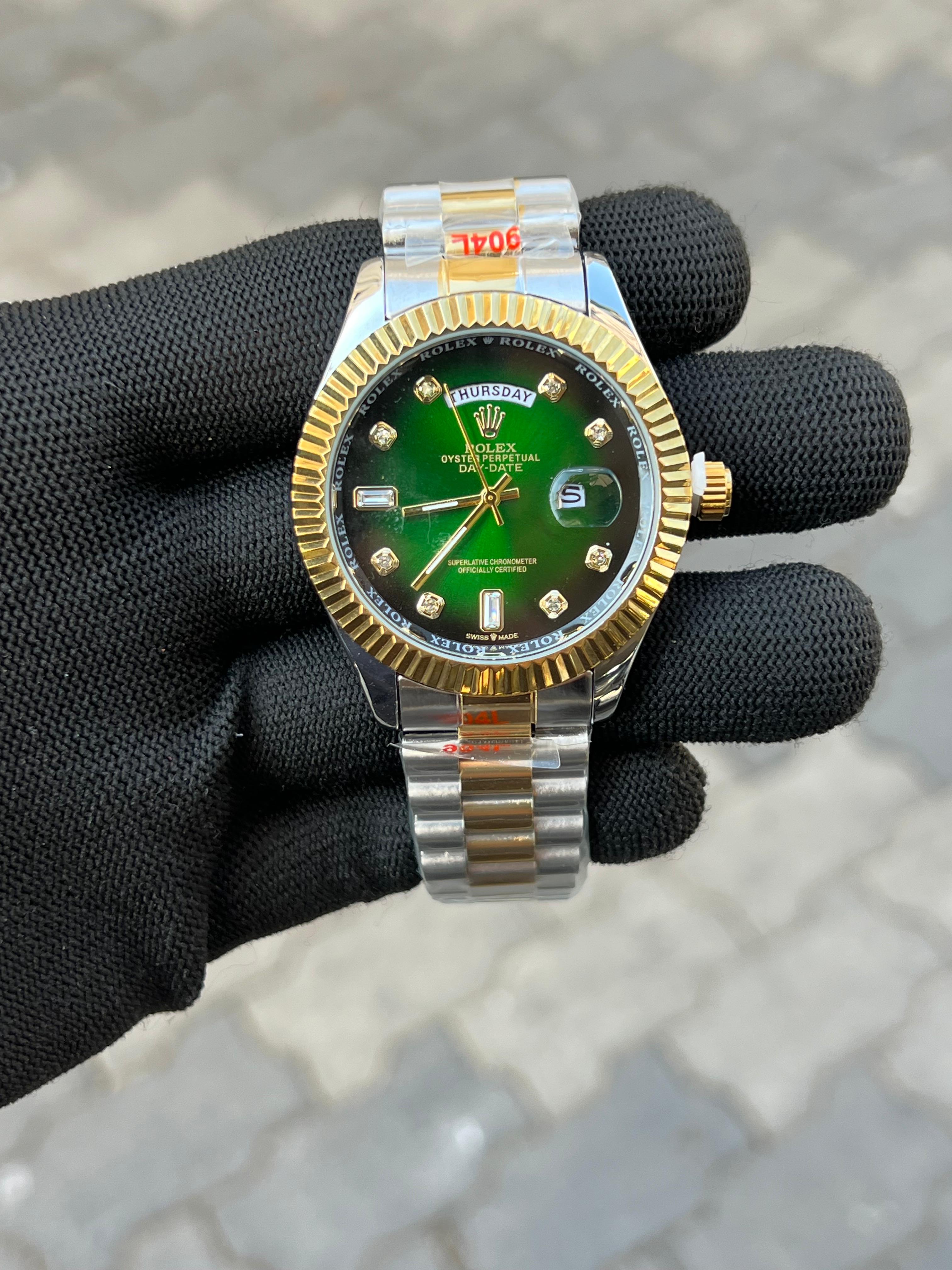 Role_·_x Two Tone Diamond Green