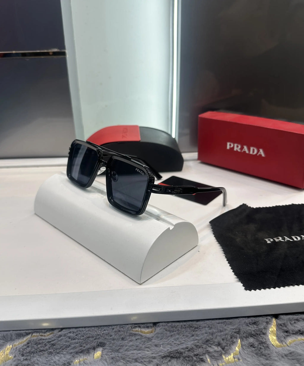 Prad a All Black Premium Shades