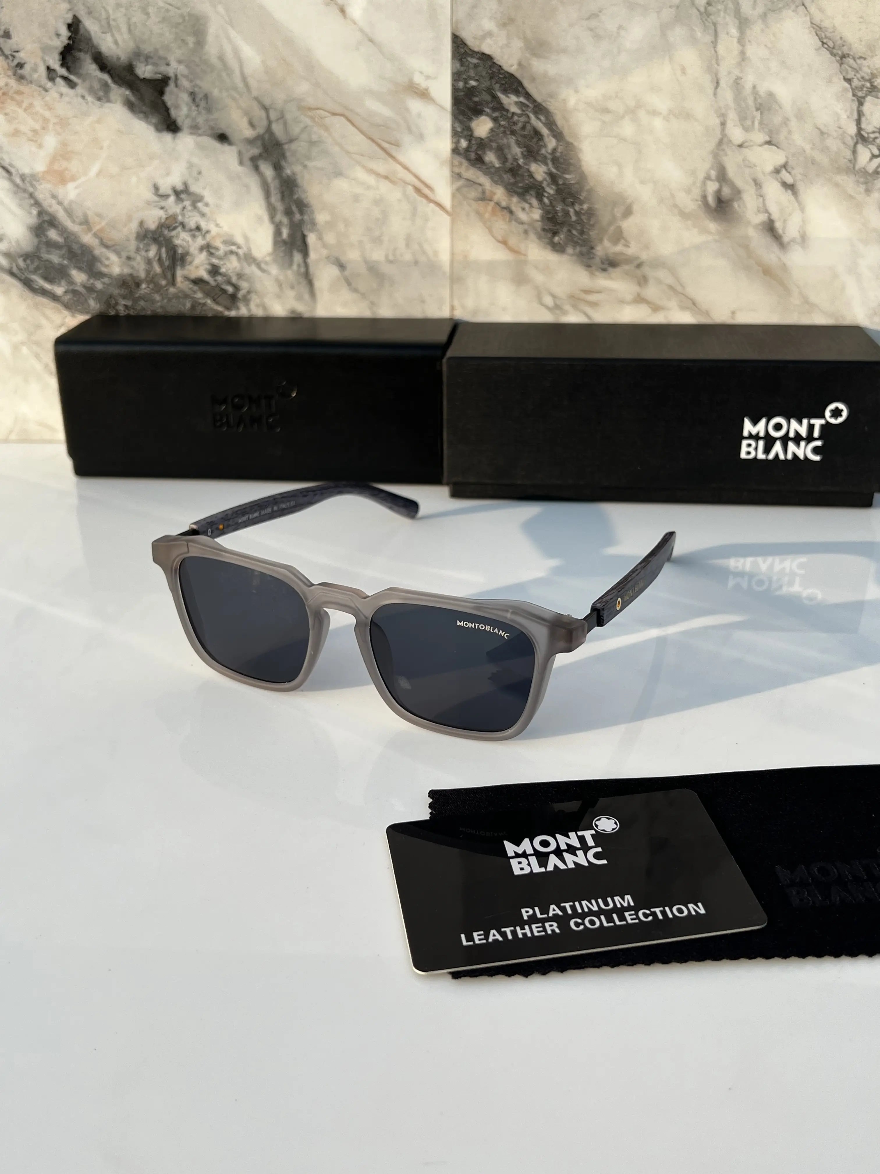 mont_blanc_200_grey_black