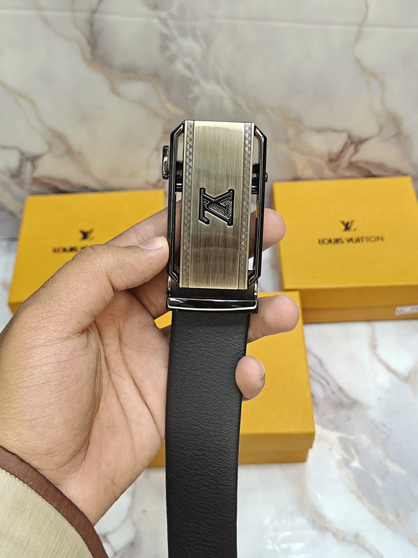 LV LO_UI5 VUI_TTON PREMIUM QUALITY AUTOLOCK BELT WITH OG BOx LV-320