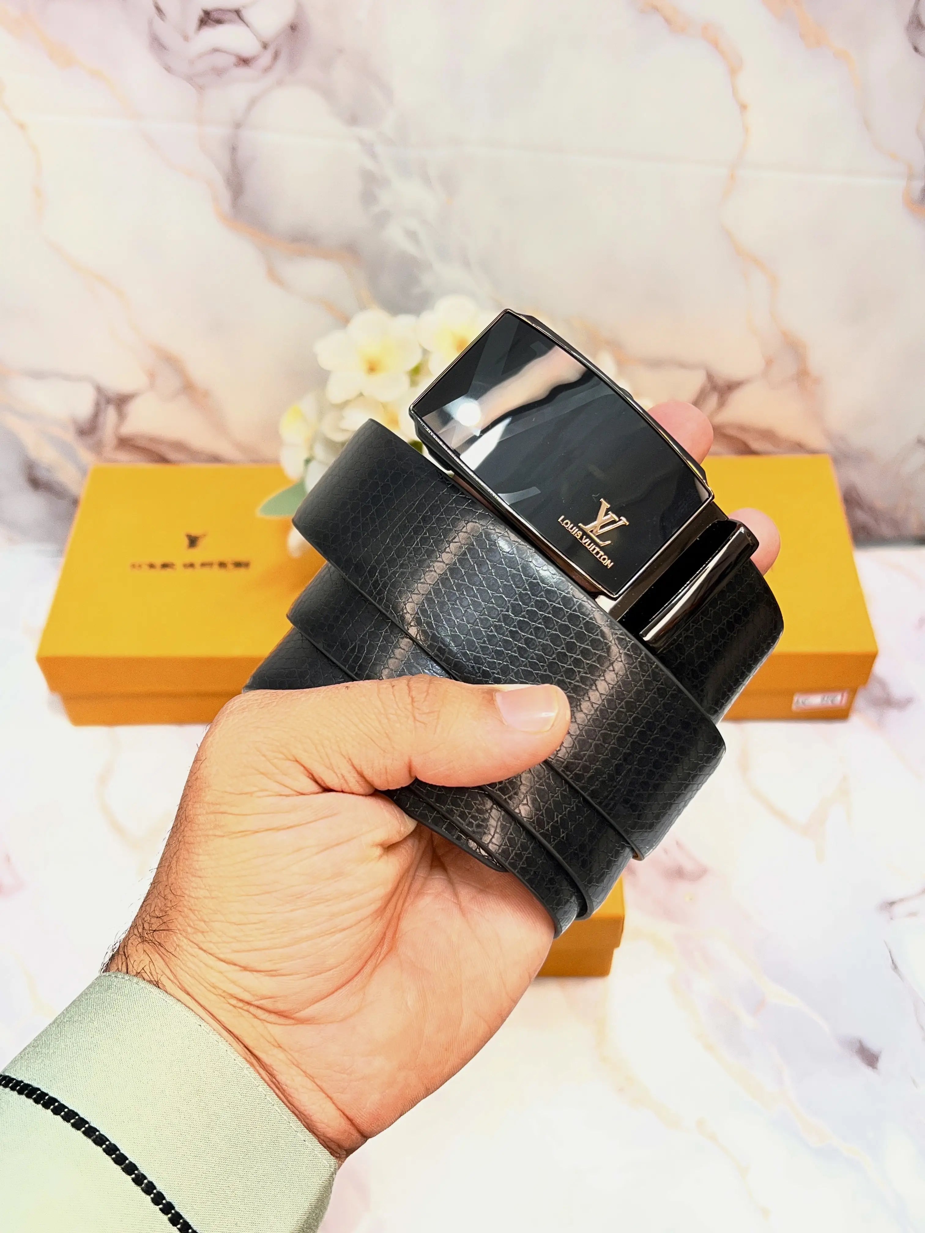 LV LOUIS VUITTON PREMIUM QUALITY IMPORTED REVERSIBLE BELT WITH OG BOX