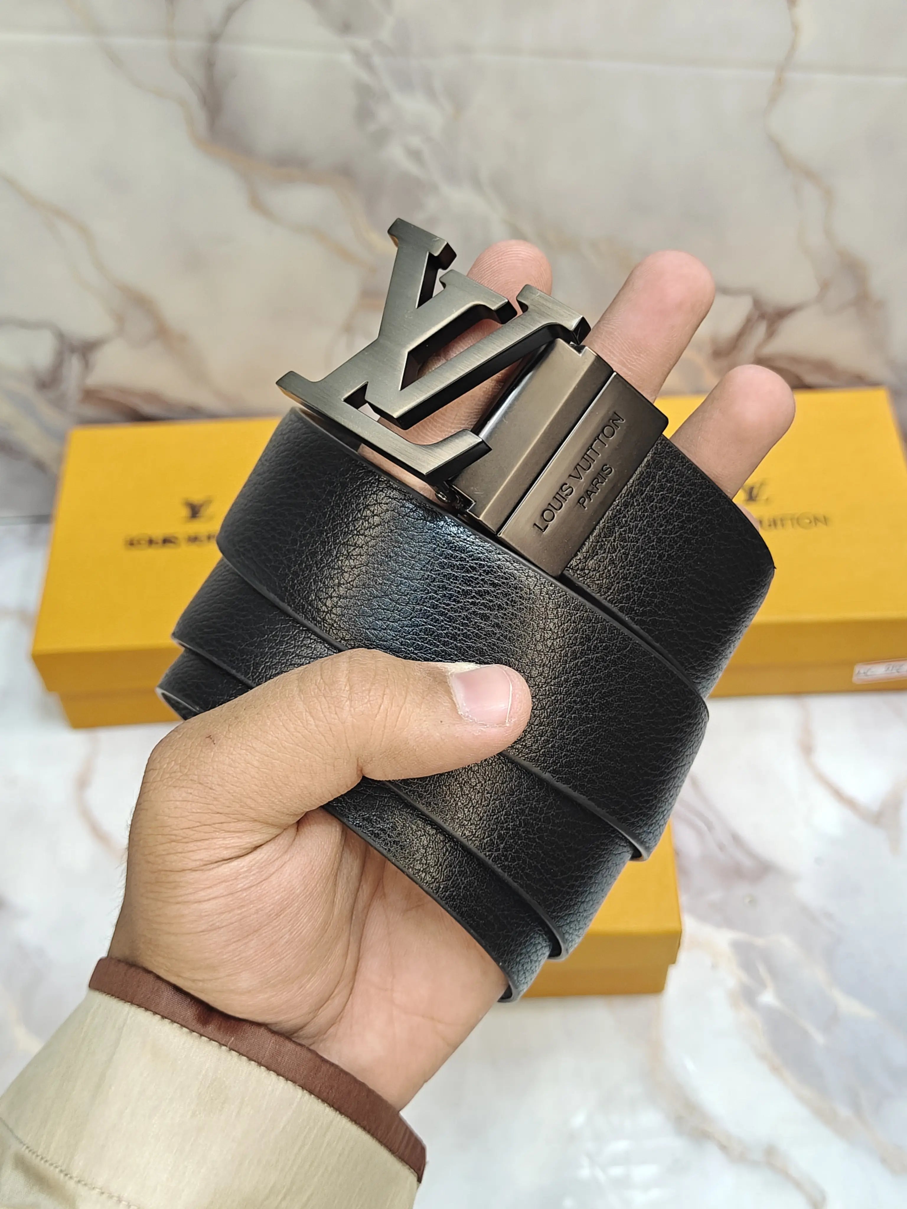 LV LOUIS VUITTON PREMIUM QUALITY REVERSEABLE BELT WITH OG BOX LV-324