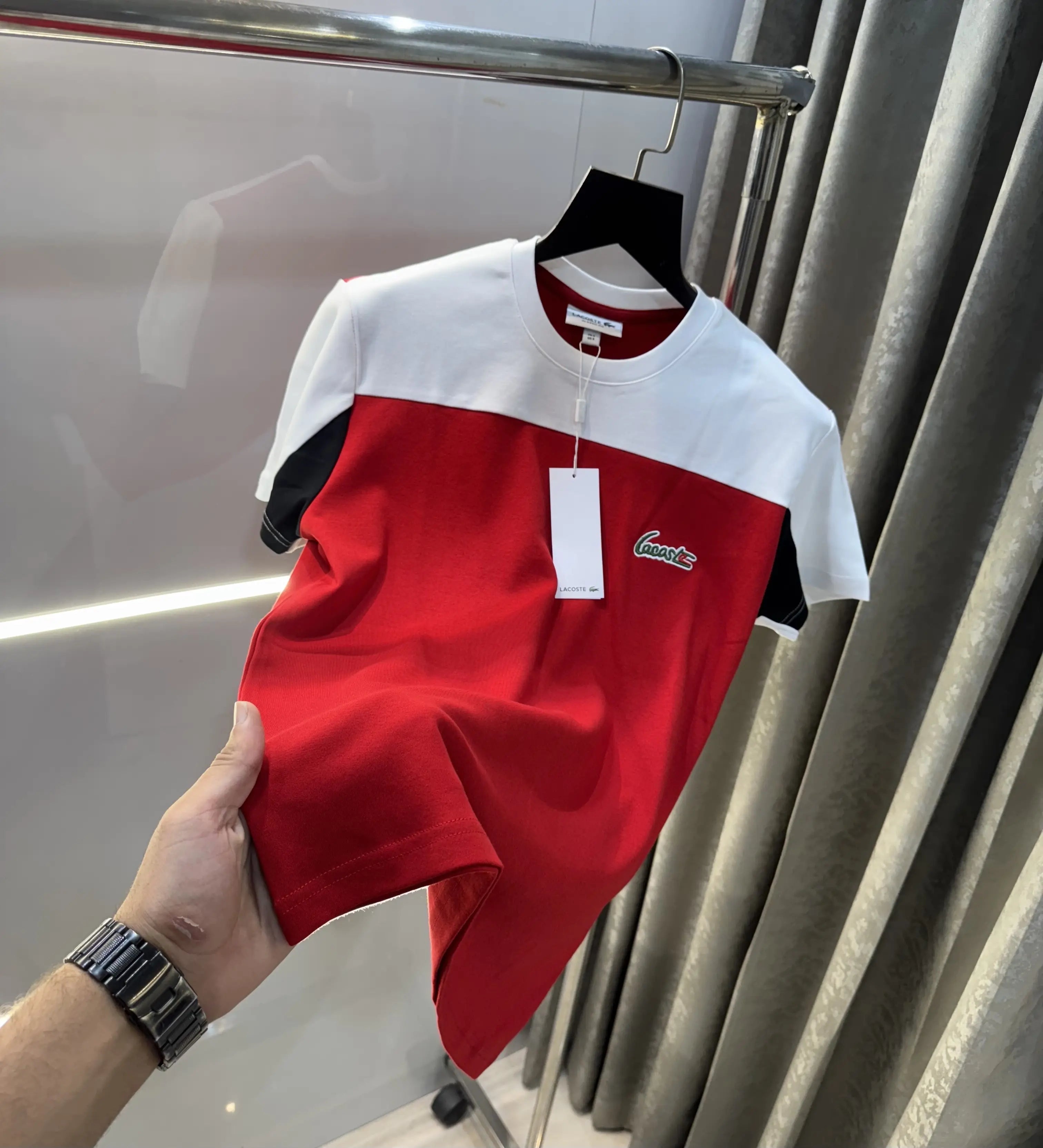 Lacost e Red Premium Classic T-Shirt Secondary image
