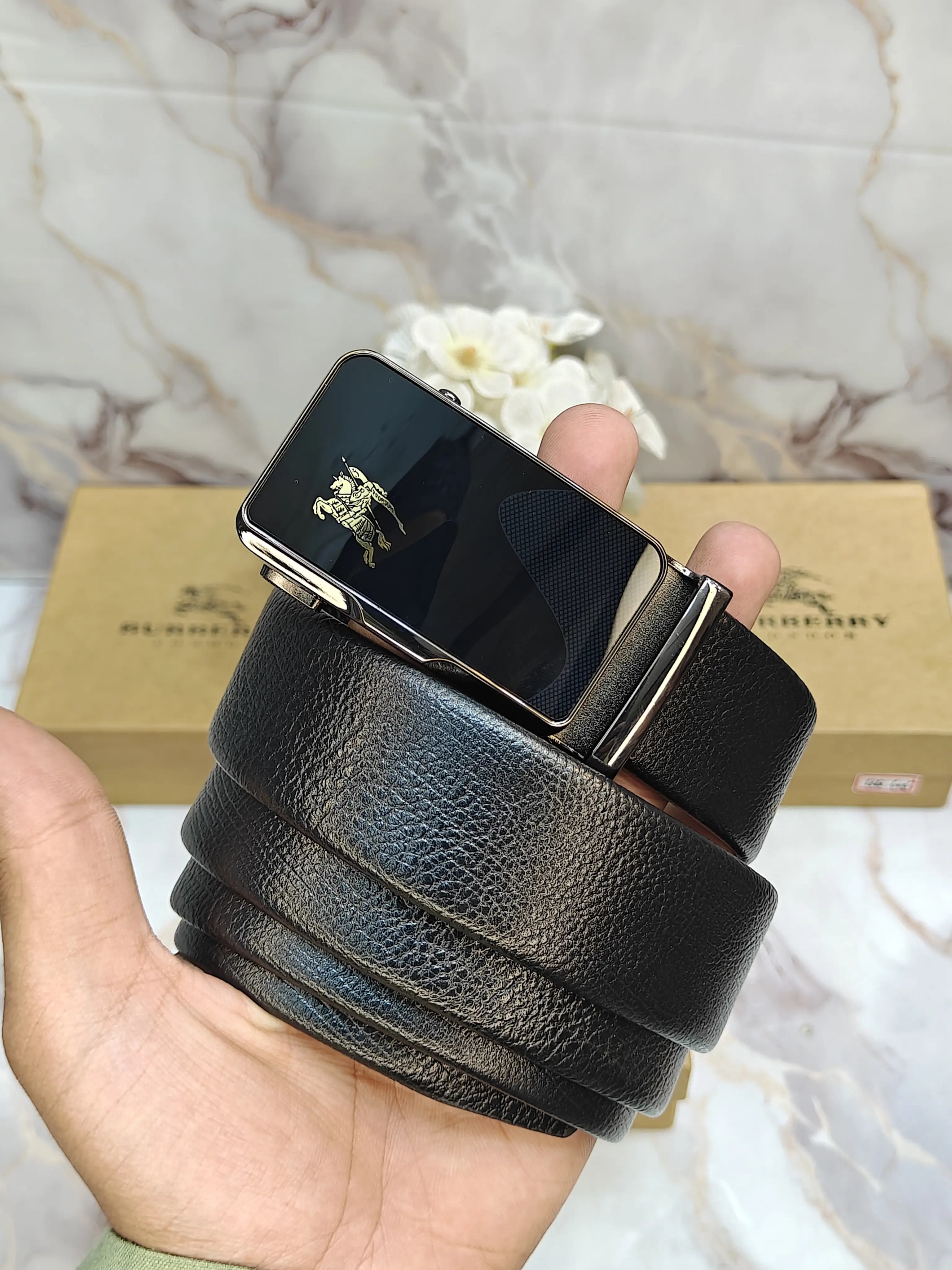 BB BURBERRY PREMIUM QUALITY AUTOLOCK BELT WITH OG BOX BB-608