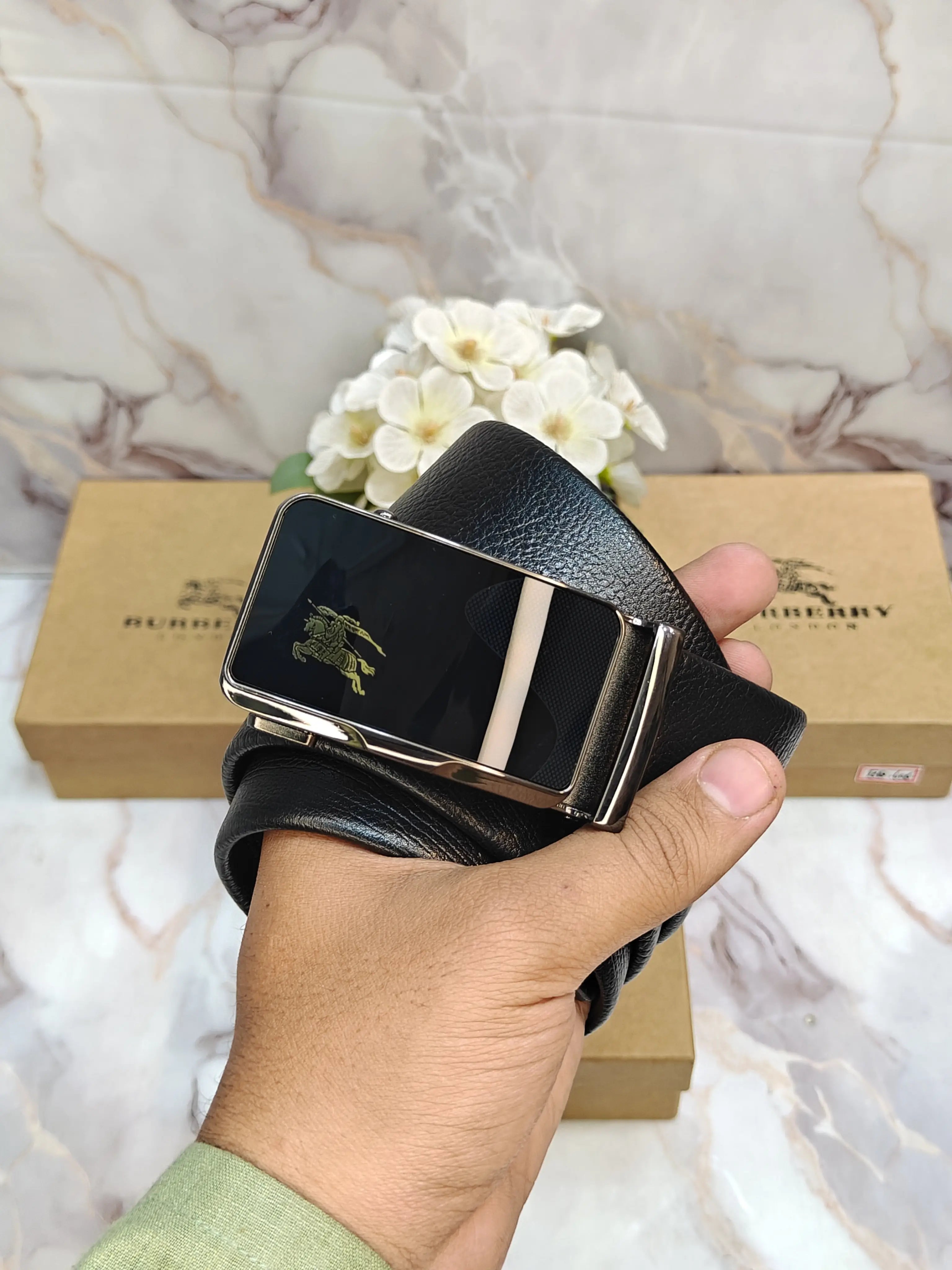 BB BURBERRY PREMIUM QUALITY AUTOLOCK BELT WITH OG BOX BB-608