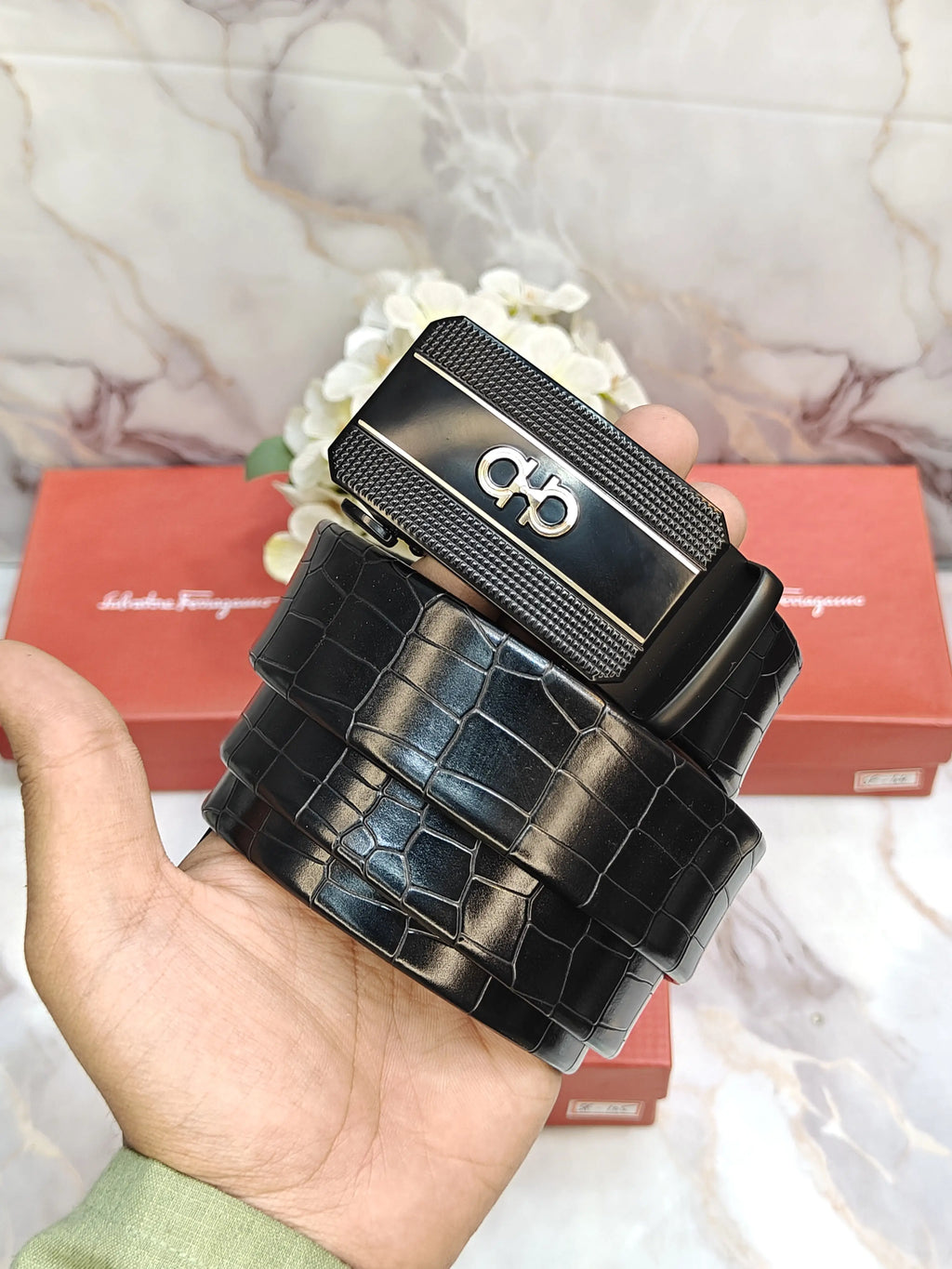 SALVATORE FERRAGAMO PREMIUM QUALITY AUTOLOCK WITH BOX SF-106
