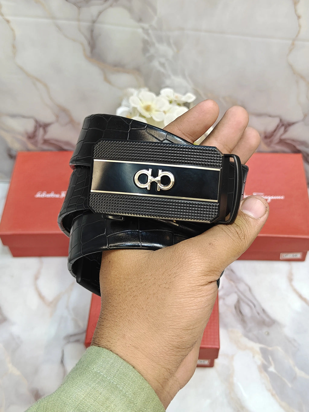 SALVATORE FERRAGAMO PREMIUM QUALITY AUTOLOCK WITH BOX SF-106