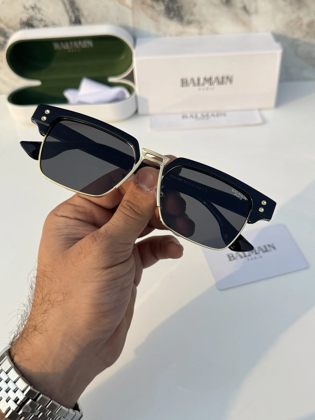 Balmain_1145_black_gold