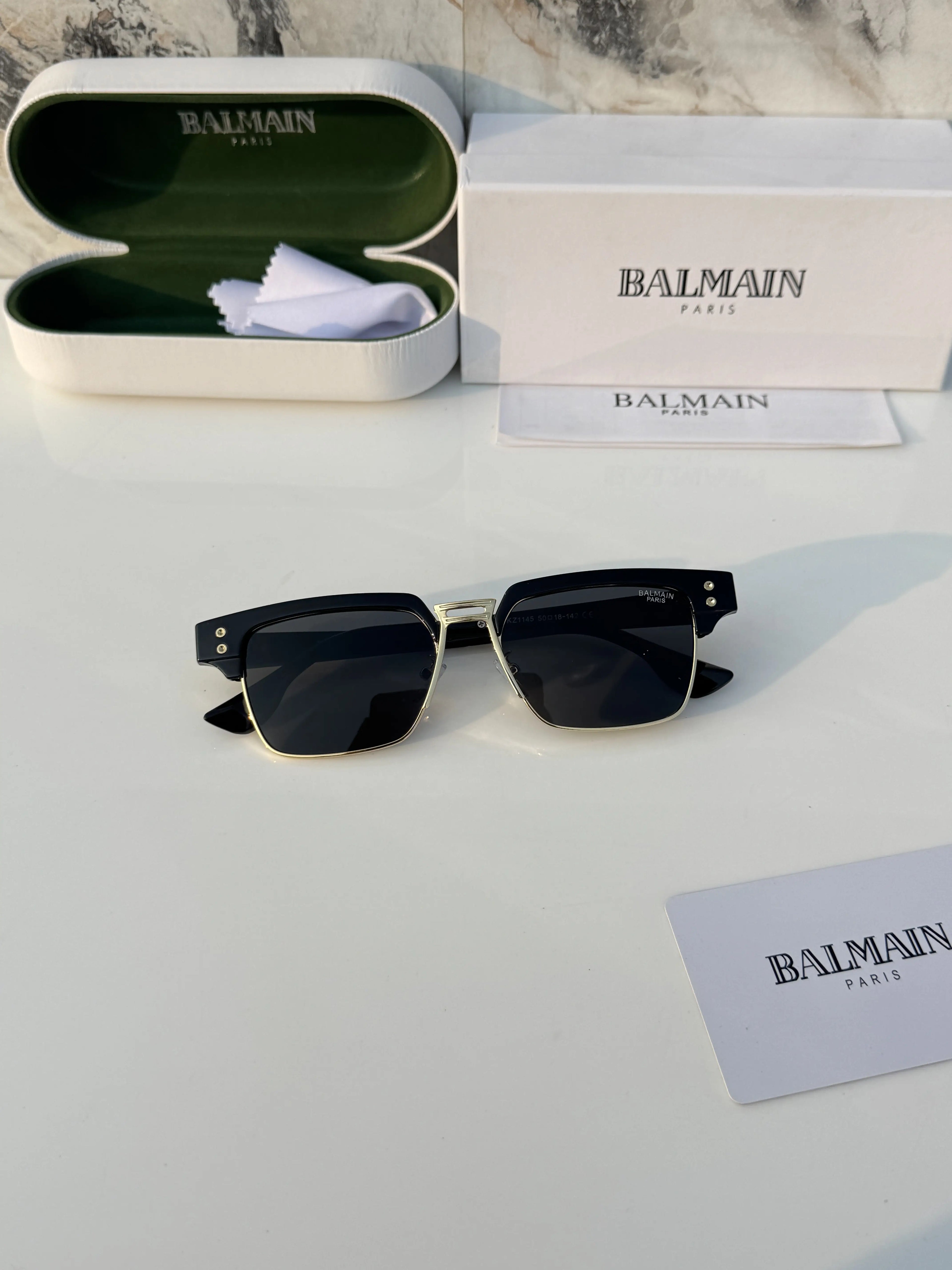 Balmain_1145_black_gold