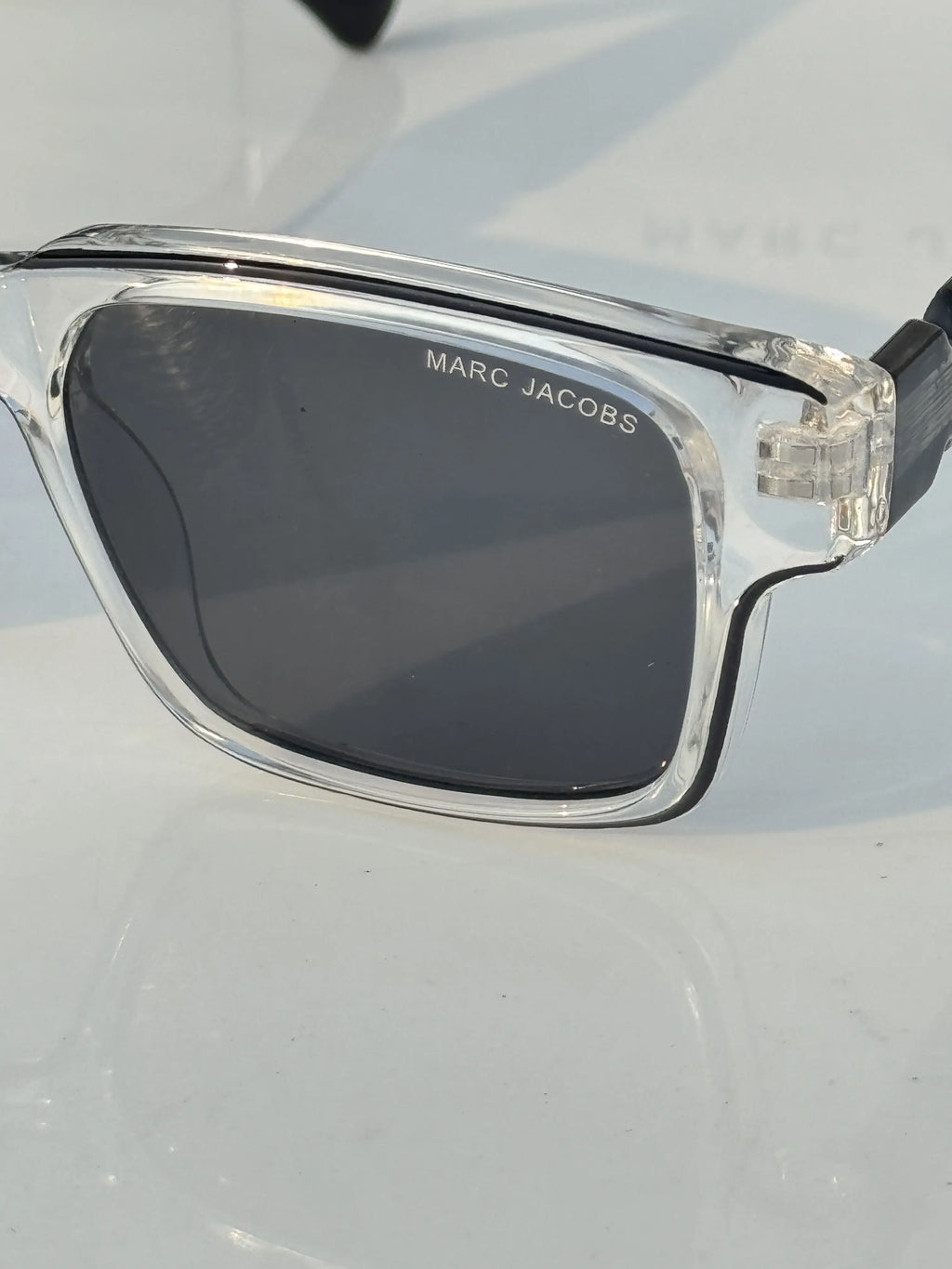 Marc_jacobs_1117_transparent_black