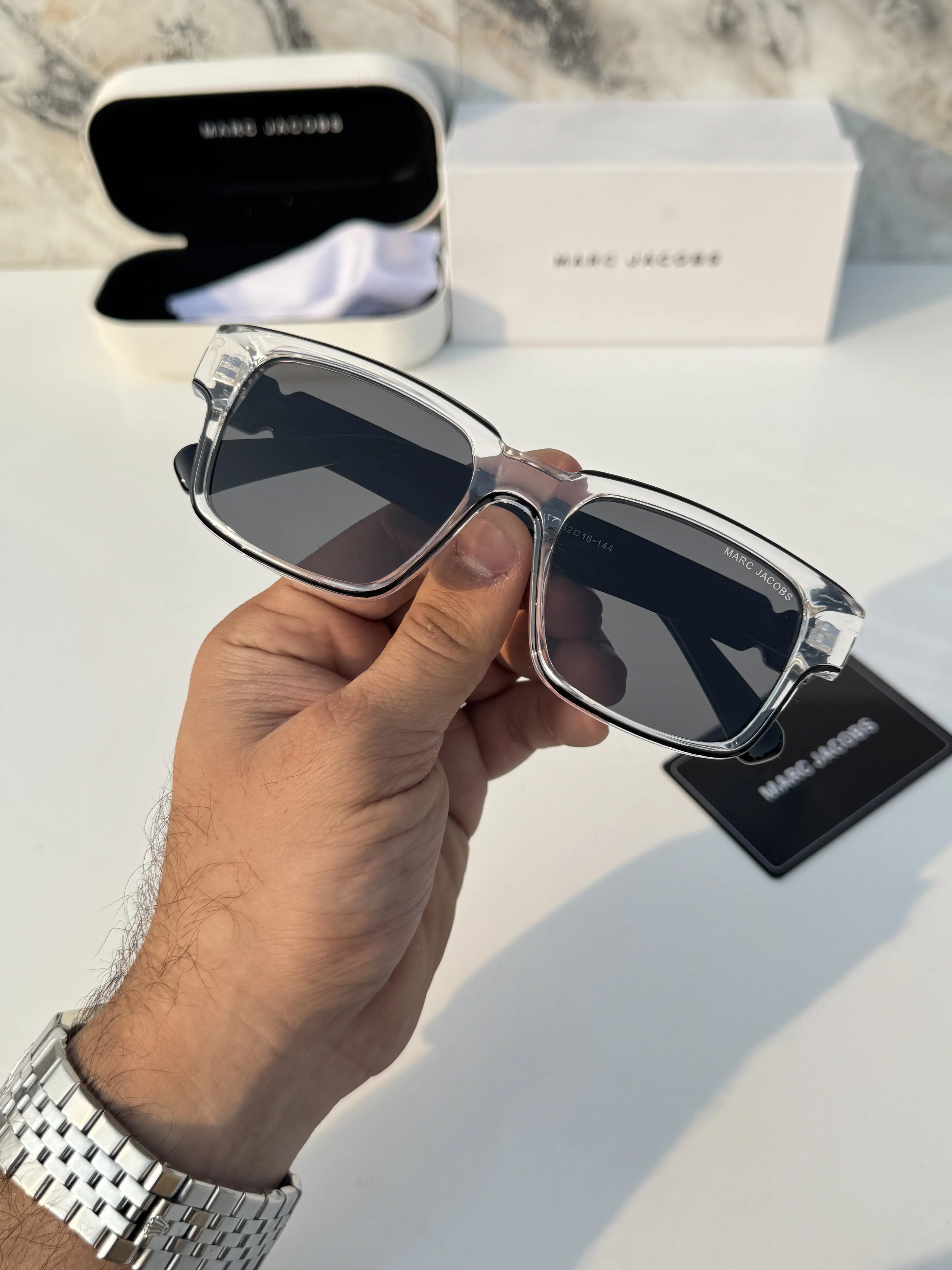 Marc_jacobs_1117_transparent_black