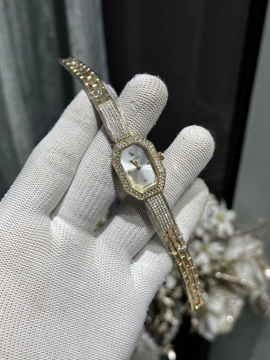 Swarovsk i Dextera Gold White Premium Watch