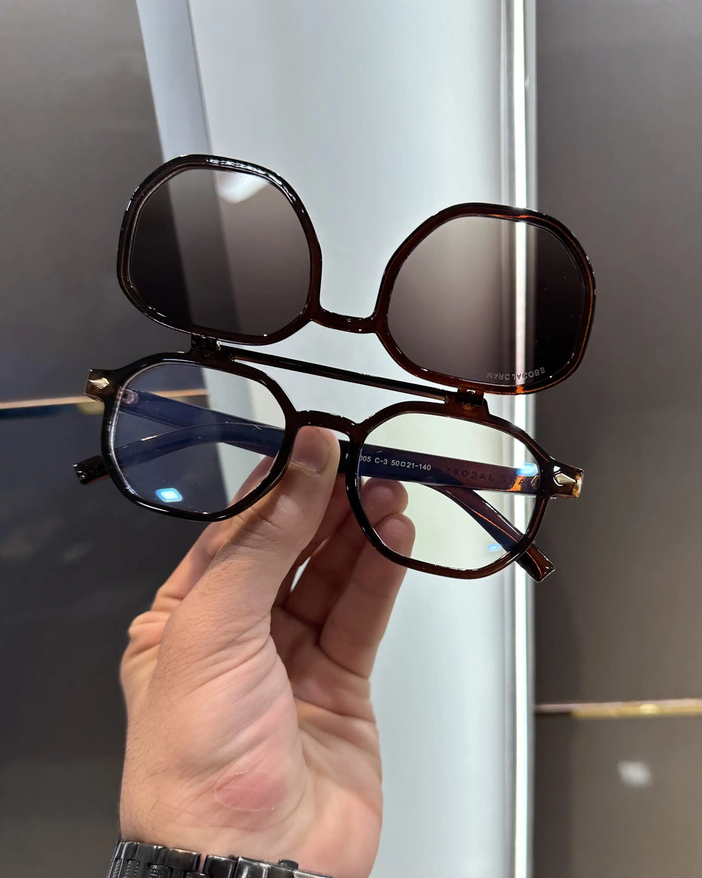 Marc Jacobs All Brown Dual Premium shades 1005