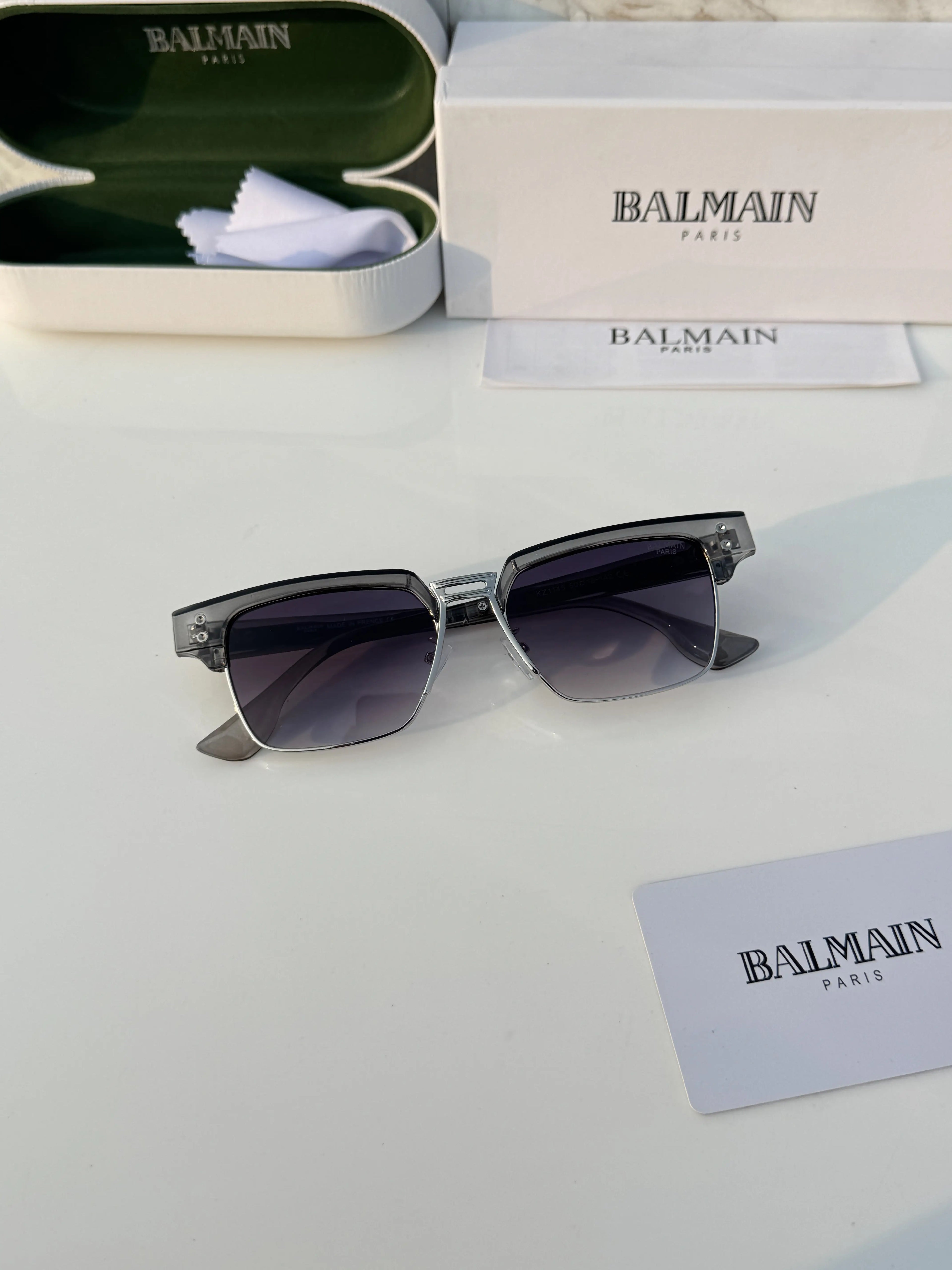 Balmain_1145_grey