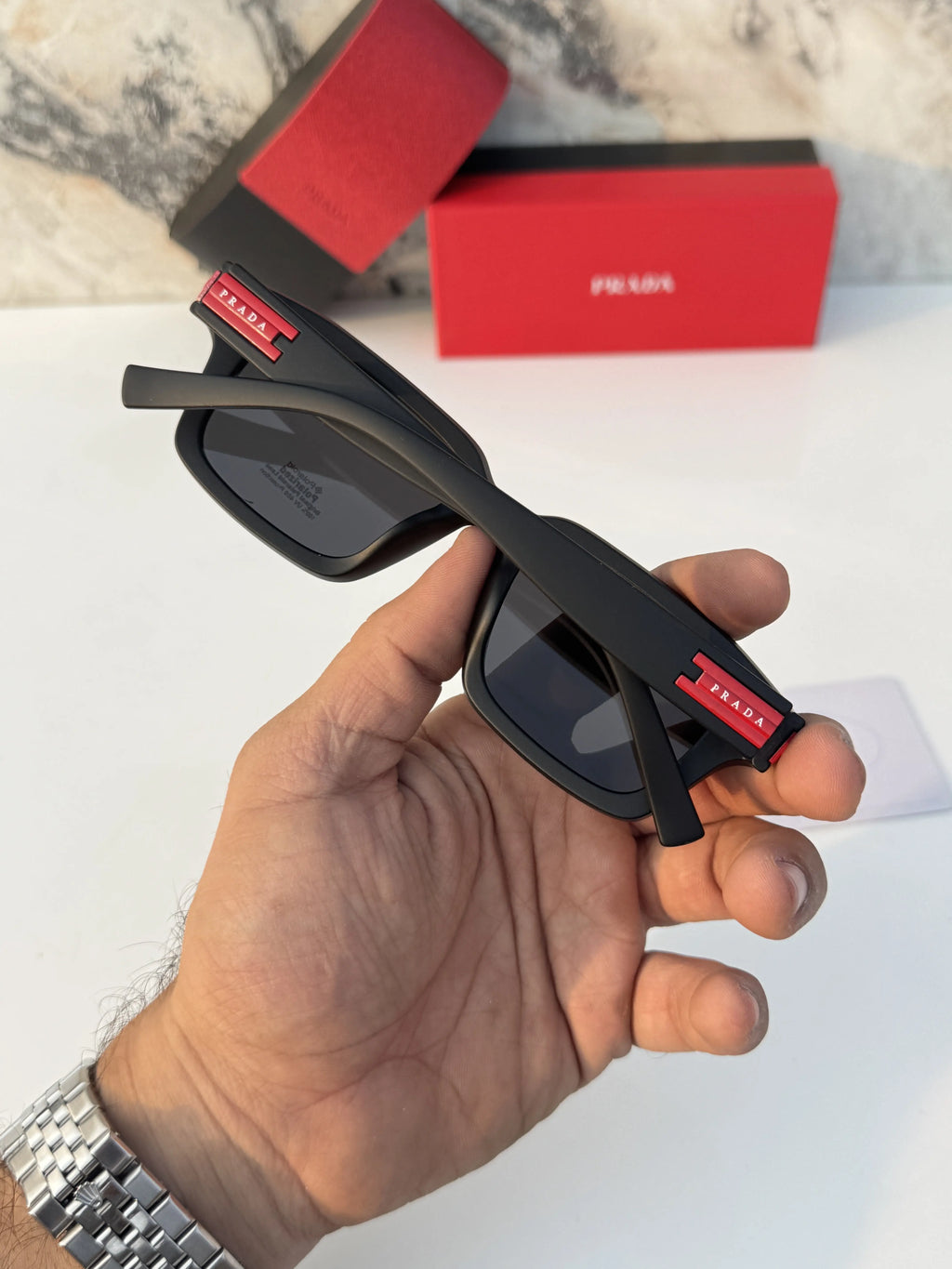 Prada_5110_black_red