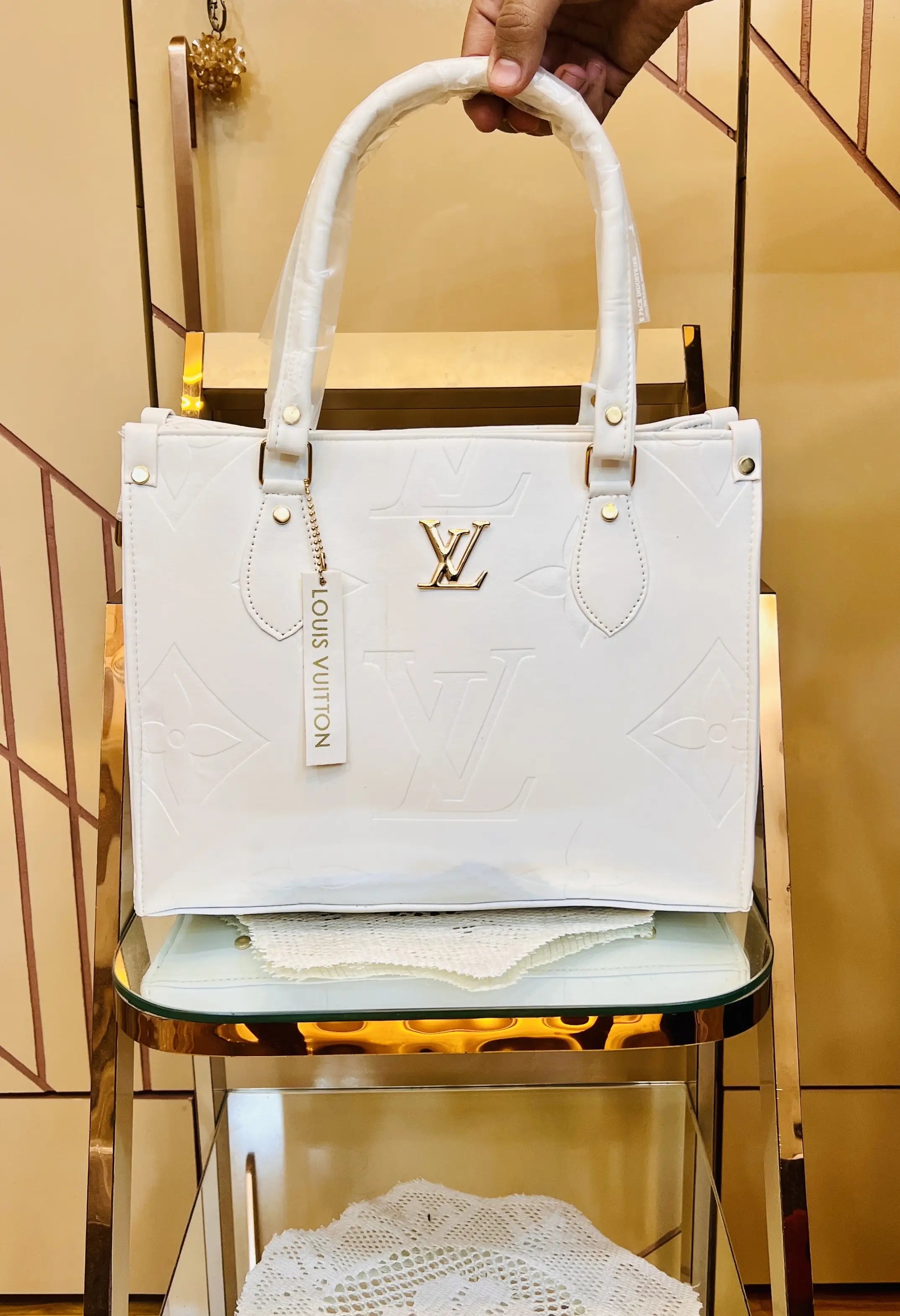 LOUI_S VUITTON PREMIUM QUALITY IMPORTED MONOGRAM HAND BAG ON THE GO