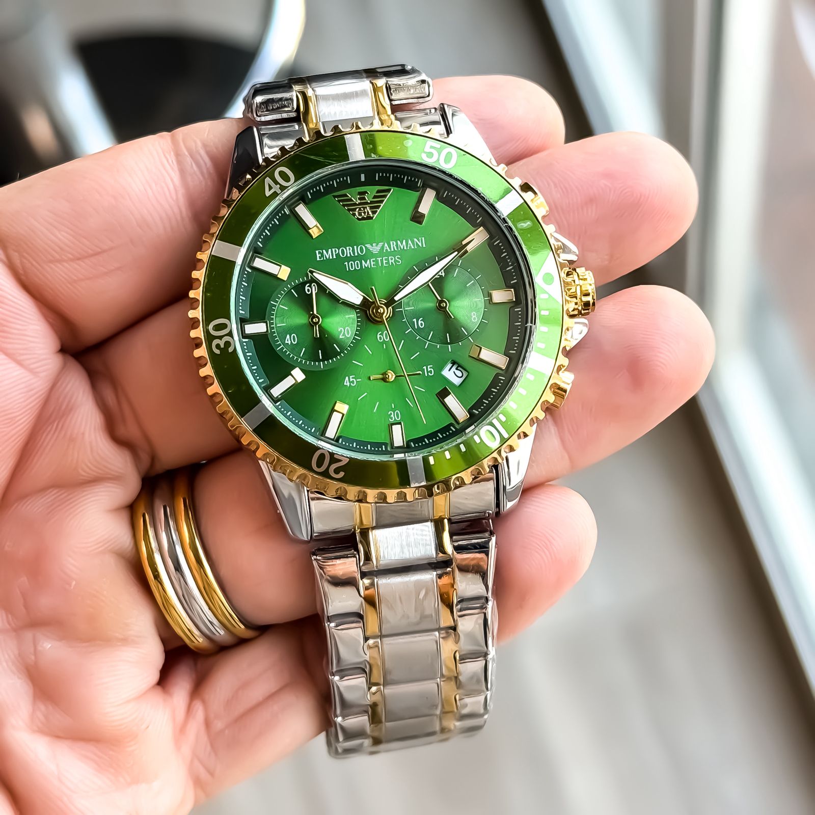 ARMANI_CHRONOGRAPH_GOLD-TT-GREEN Main image