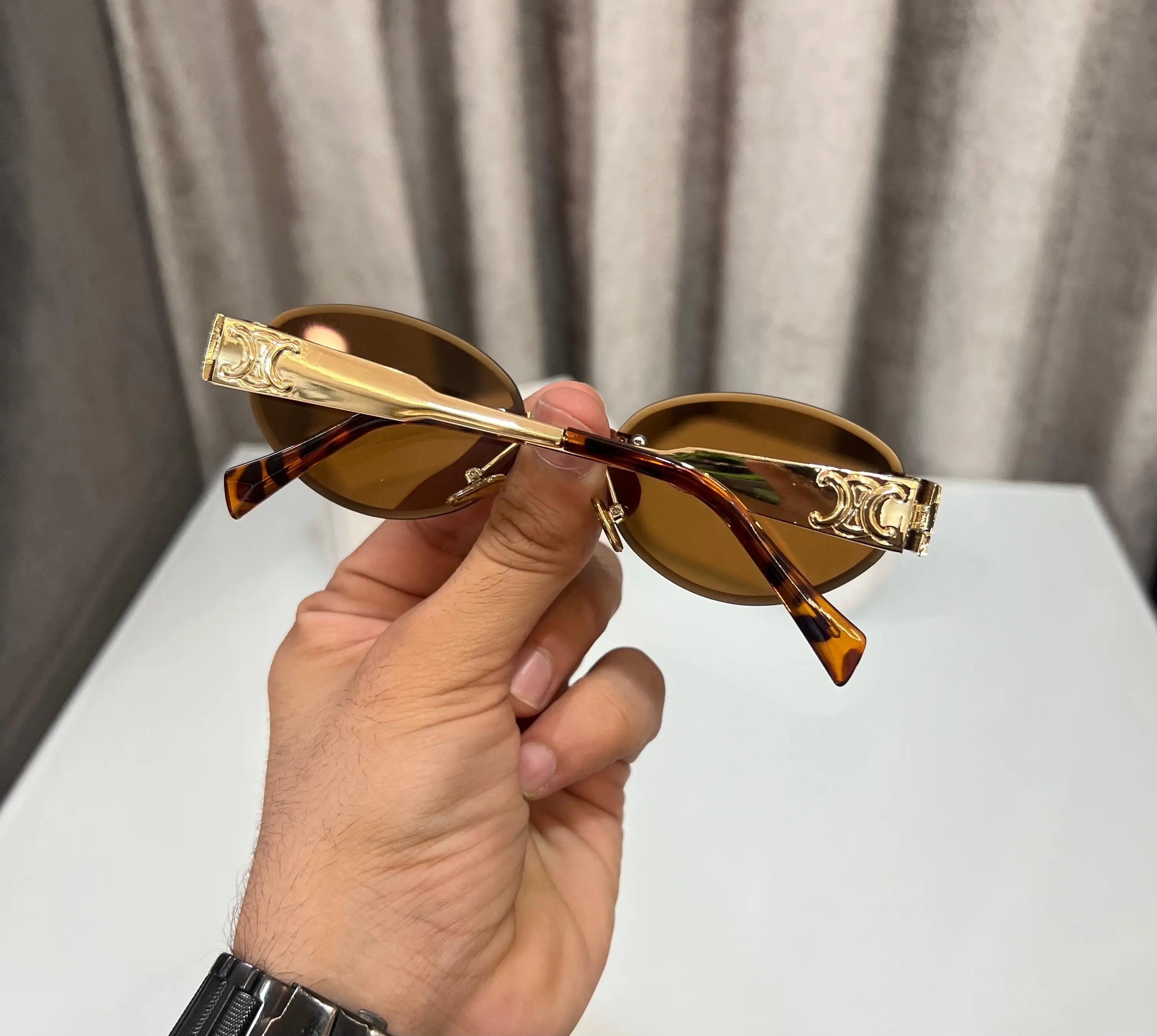 Celin e Gold Brown Pushpa Premium Shade