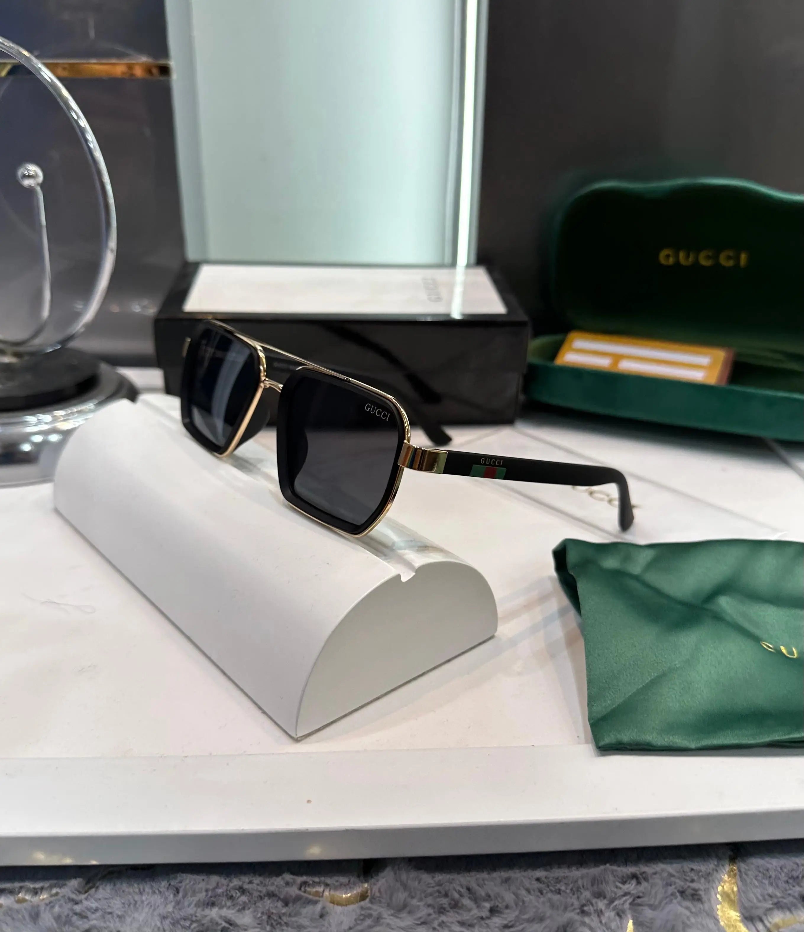 Gucc i Gold Black Premium Shade 963