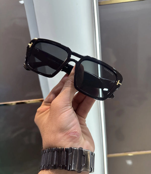 Tomford All Black Premium Shades 185
