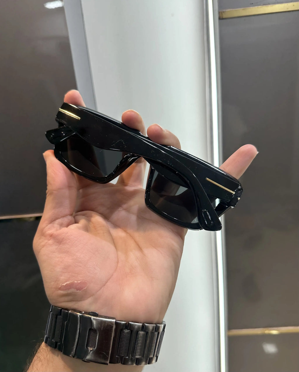Tomford All Black Premium Shades 185