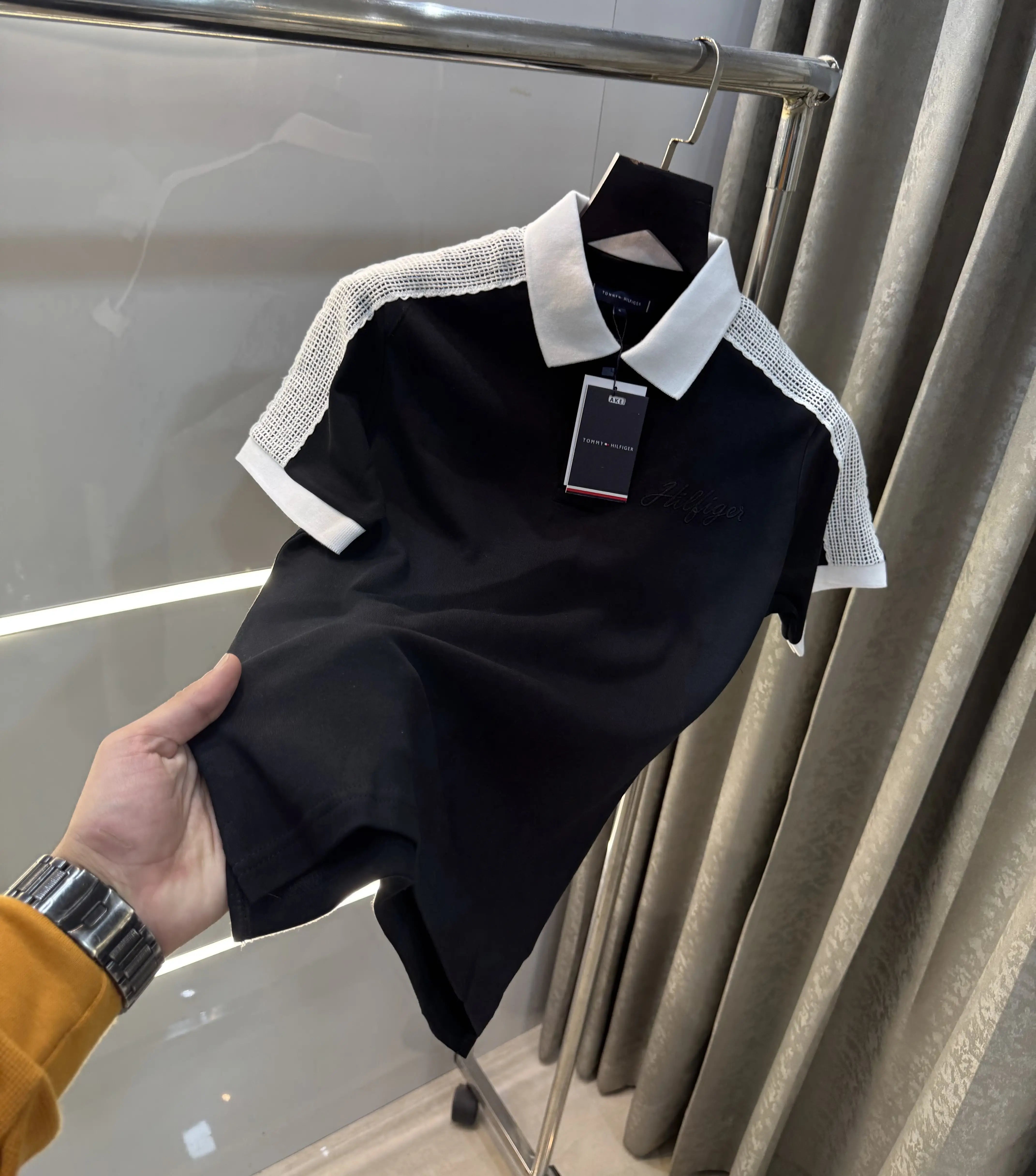 Tomm y Hilfiger Black Logo Work Premium Polo T-Shirt Secondary image