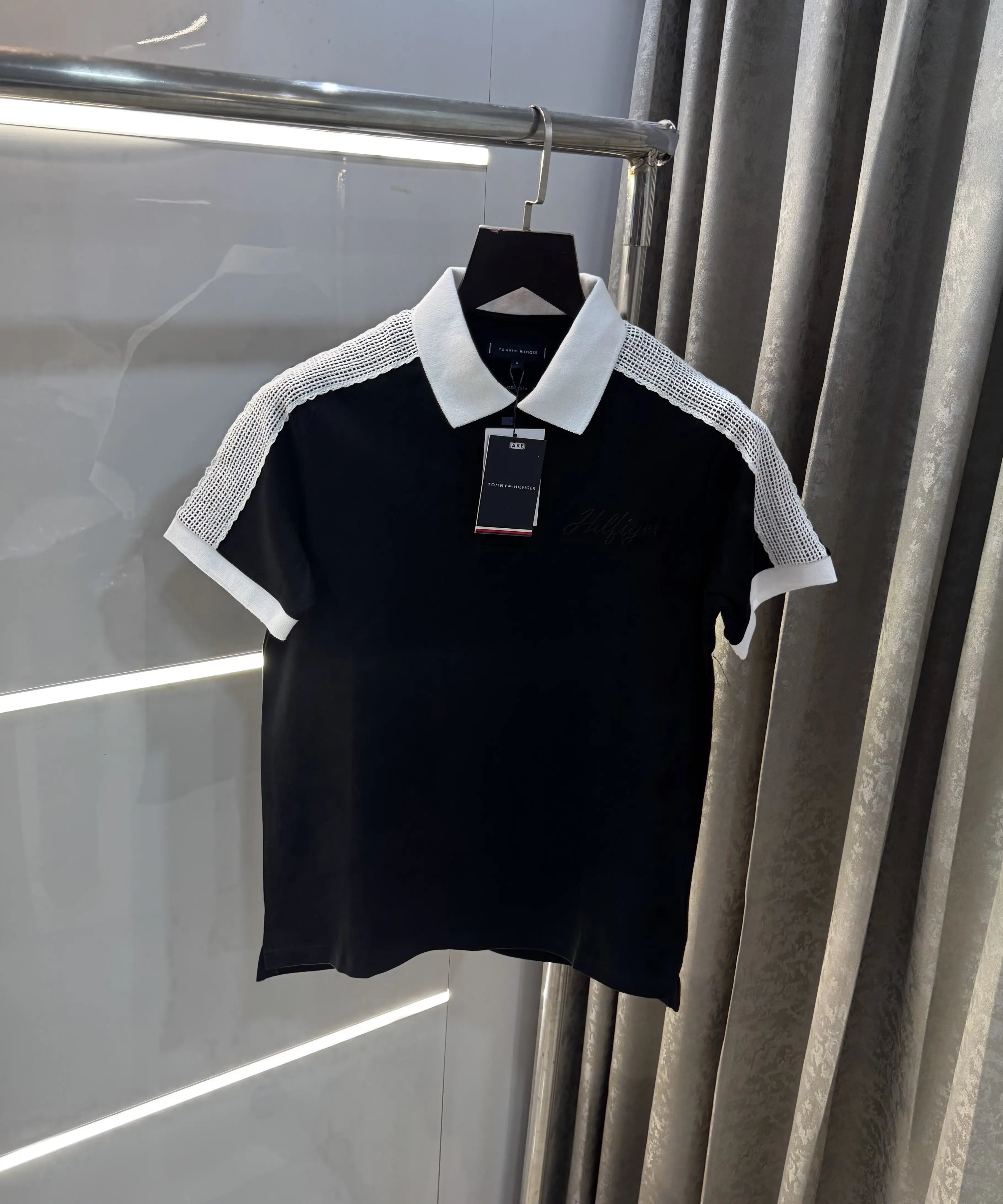 Tomm y Hilfiger Black Logo Work Premium Polo T-Shirt