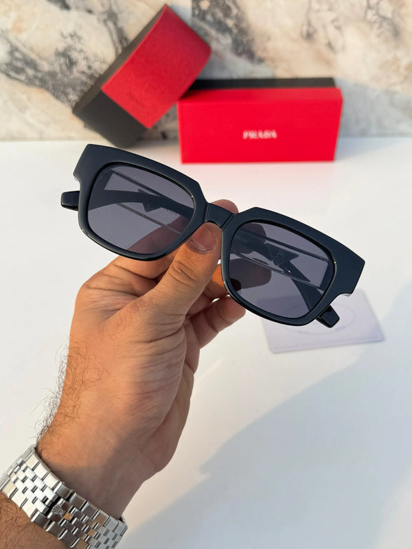 Prad_ 2330_black