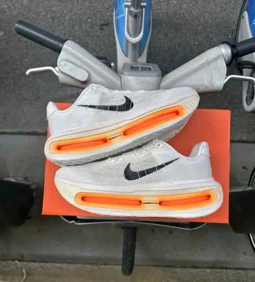 Nike Air Zoom Vomero Premium Sail COCONUT MILK (With OG Box)