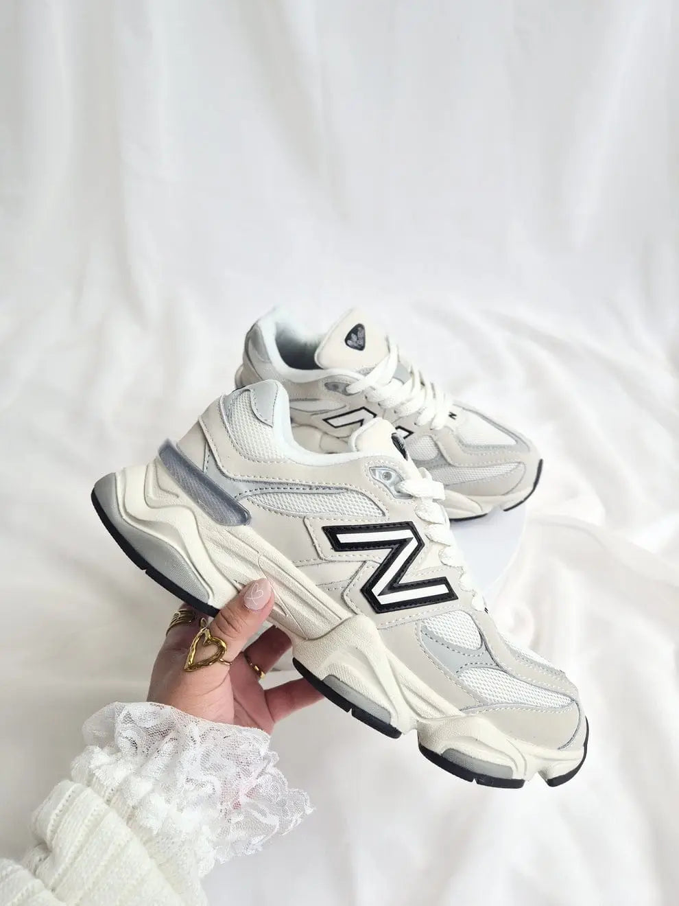 New Balance 9060 SEA SALT RAINCLOUD BLACK