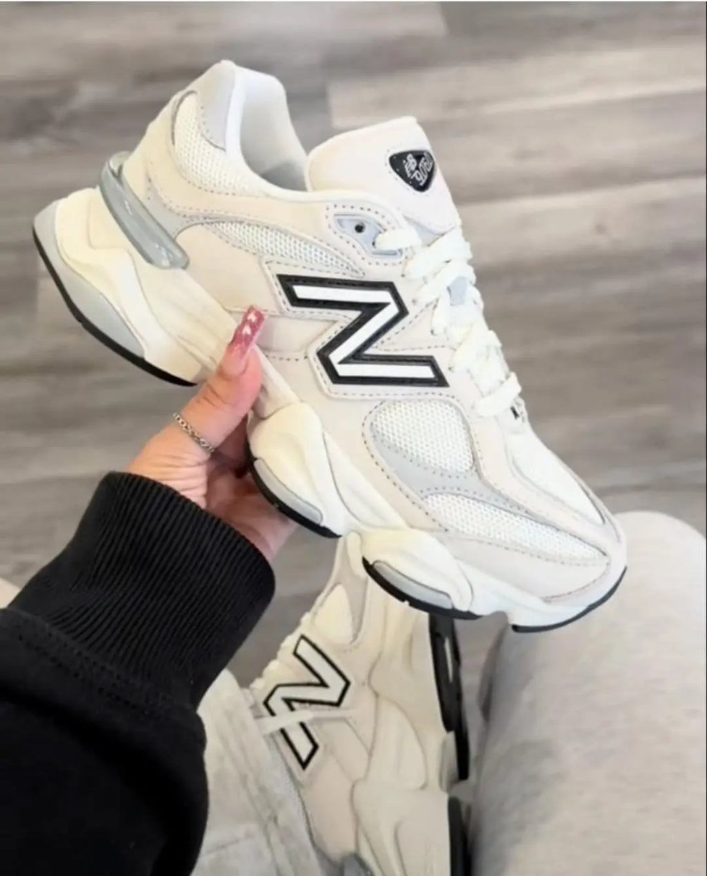 New Balance 9060 SEA SALT RAINCLOUD BLACK