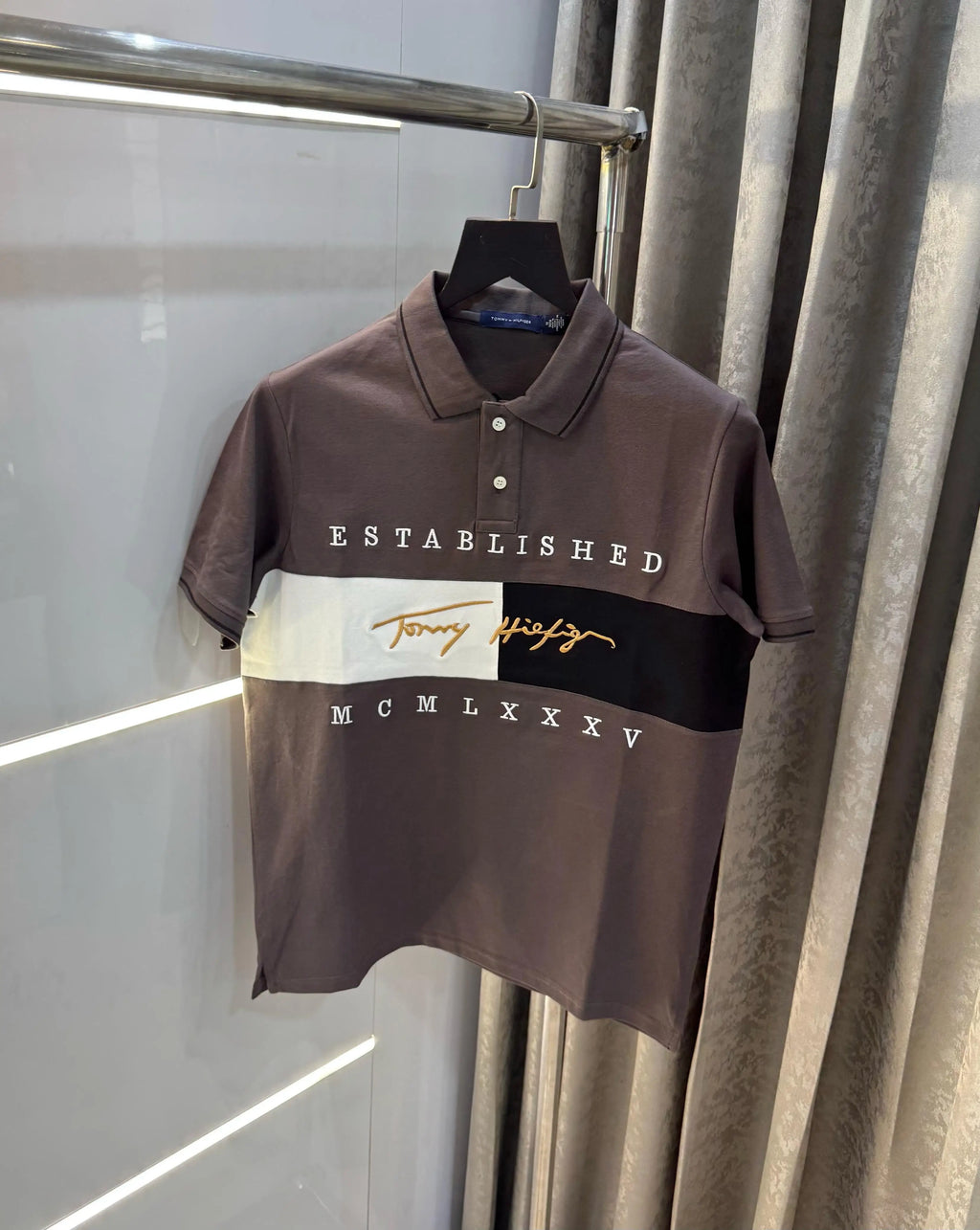 Tomm y Hilfiger Dark Brown Embroidery Logo Premium Polo T-Shirt