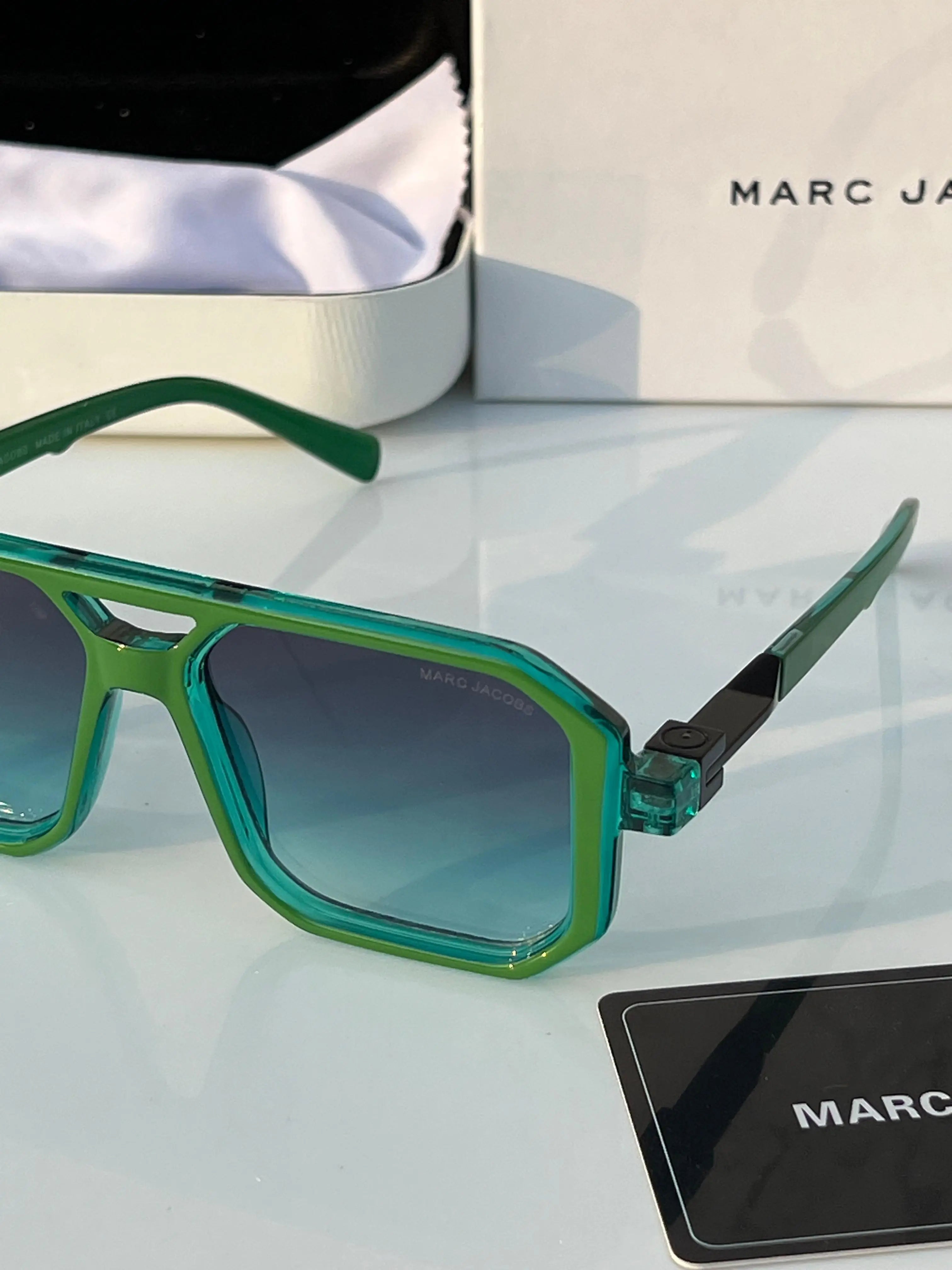 Marc_jacobs_6125_green Secondary image