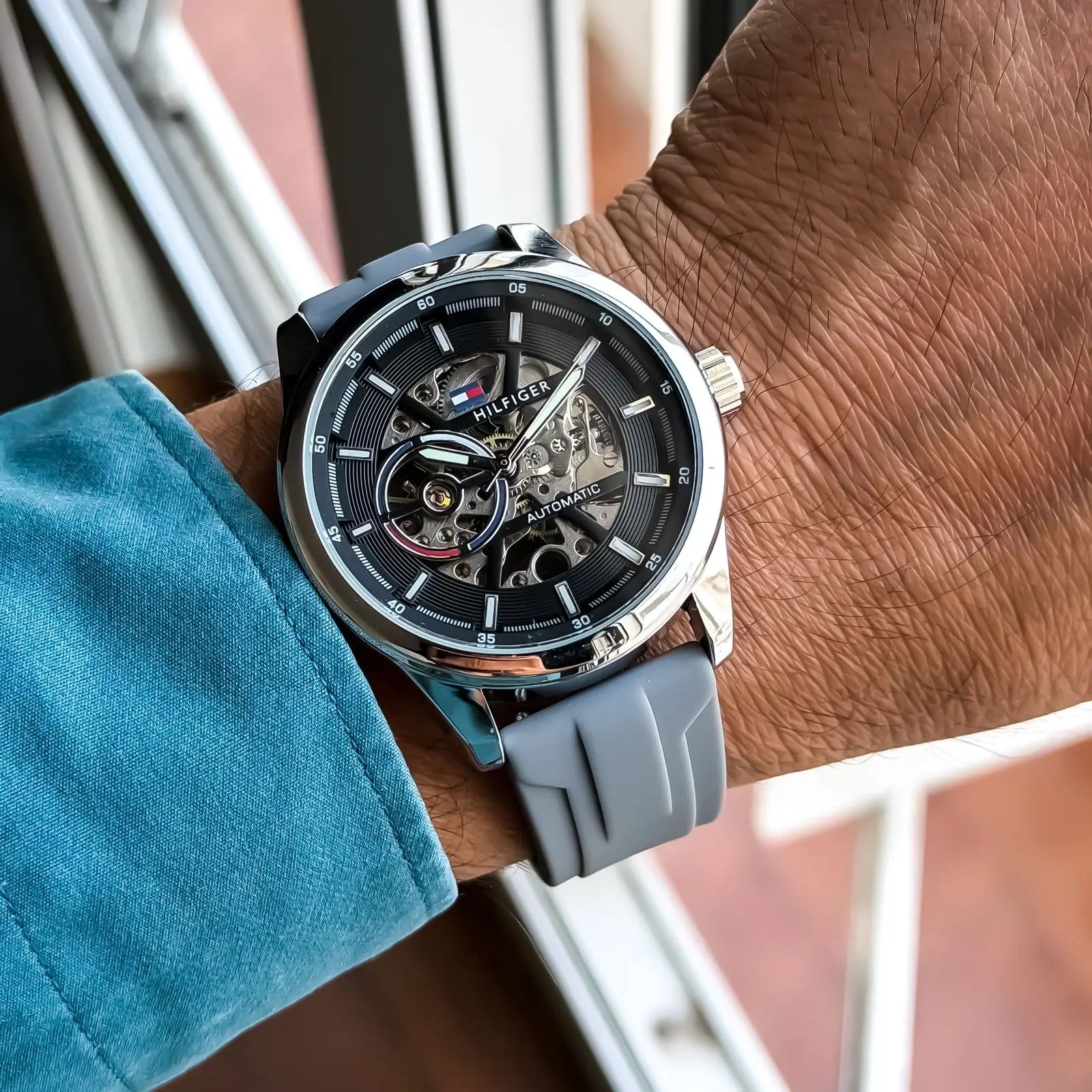 TOMMY_AUTO_SILVER_GREY