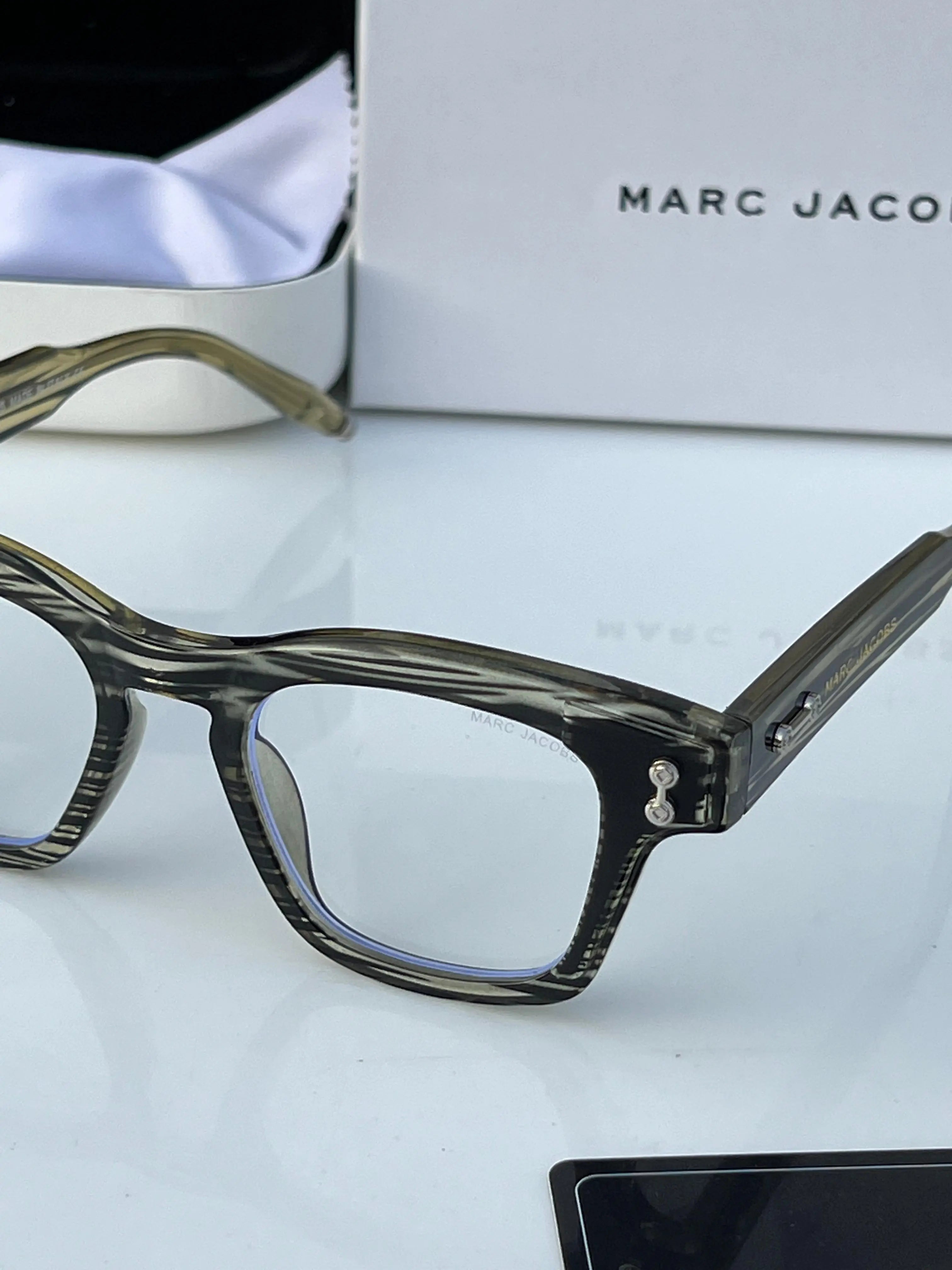 Marc_jacobs_1142_green_plano