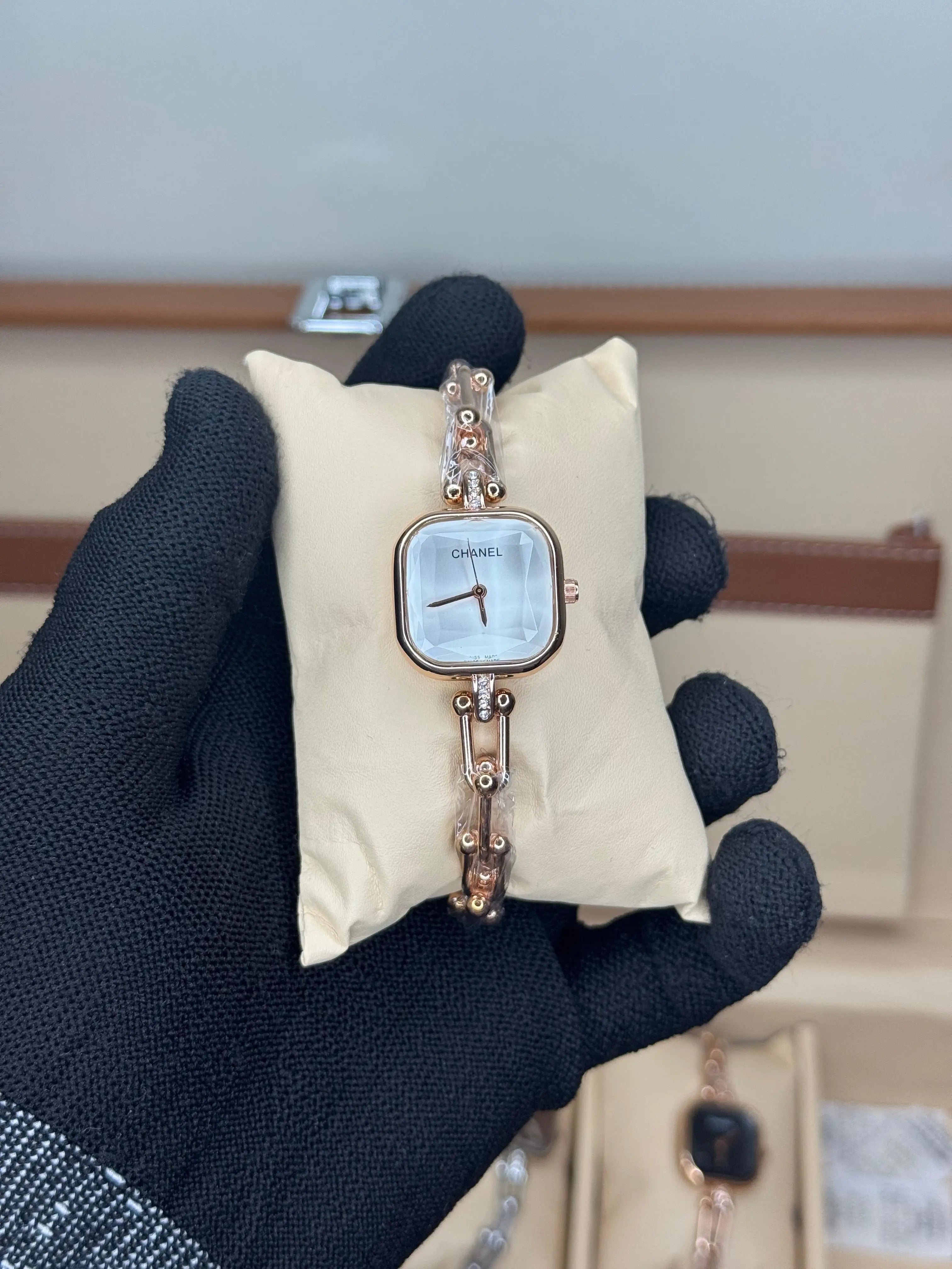 Chane l Paris Diamond Cut Copper White Ladies Premium Watch