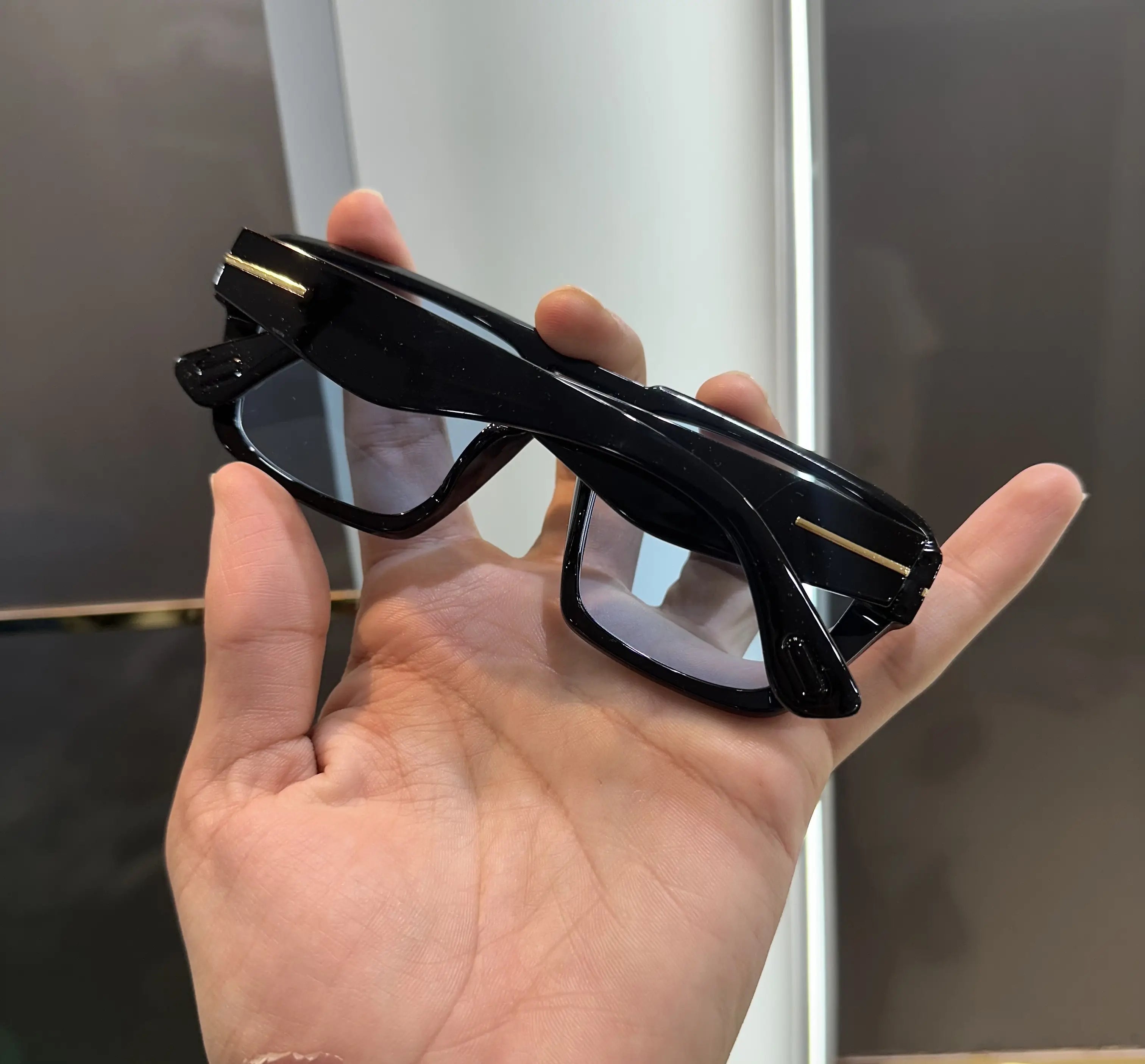 Tomford Black Blue Premium Shades 185