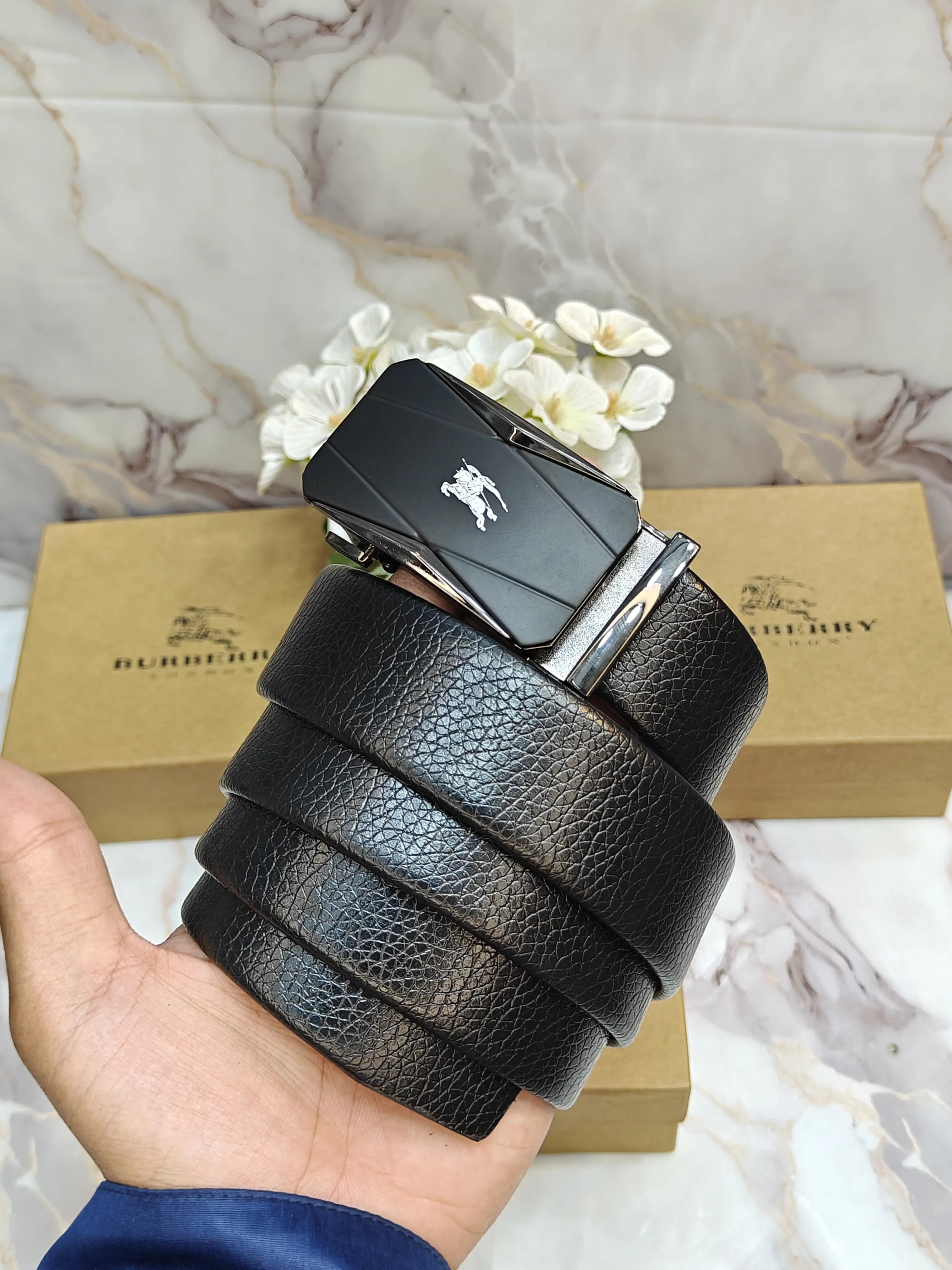 BB BURBERRY PREMIUM QUALITY AUTOLOCK BELT WITH OG BOX BB-716 Main image