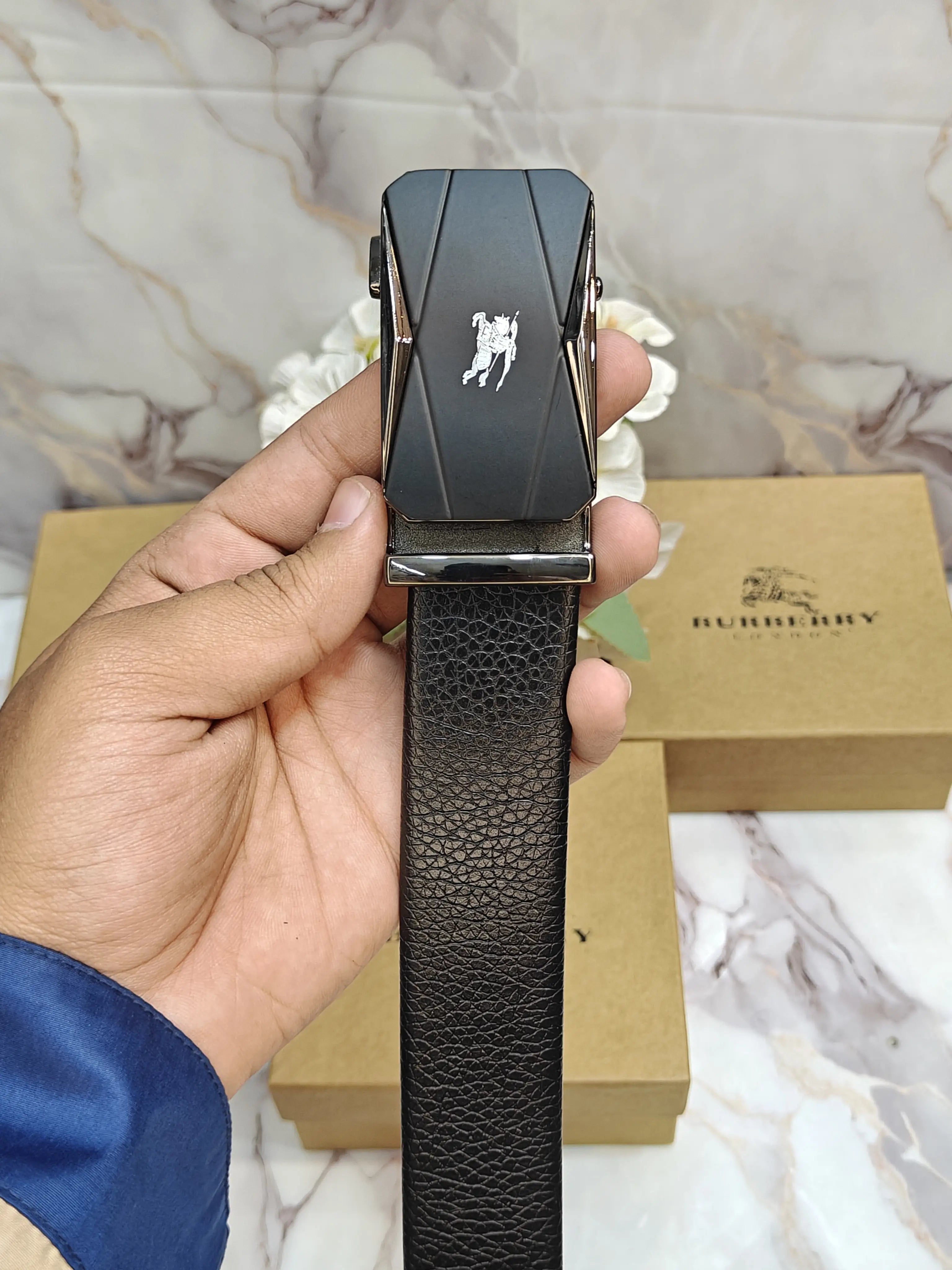 BB BURBERRY PREMIUM QUALITY AUTOLOCK BELT WITH OG BOX BB-716 Secondary image