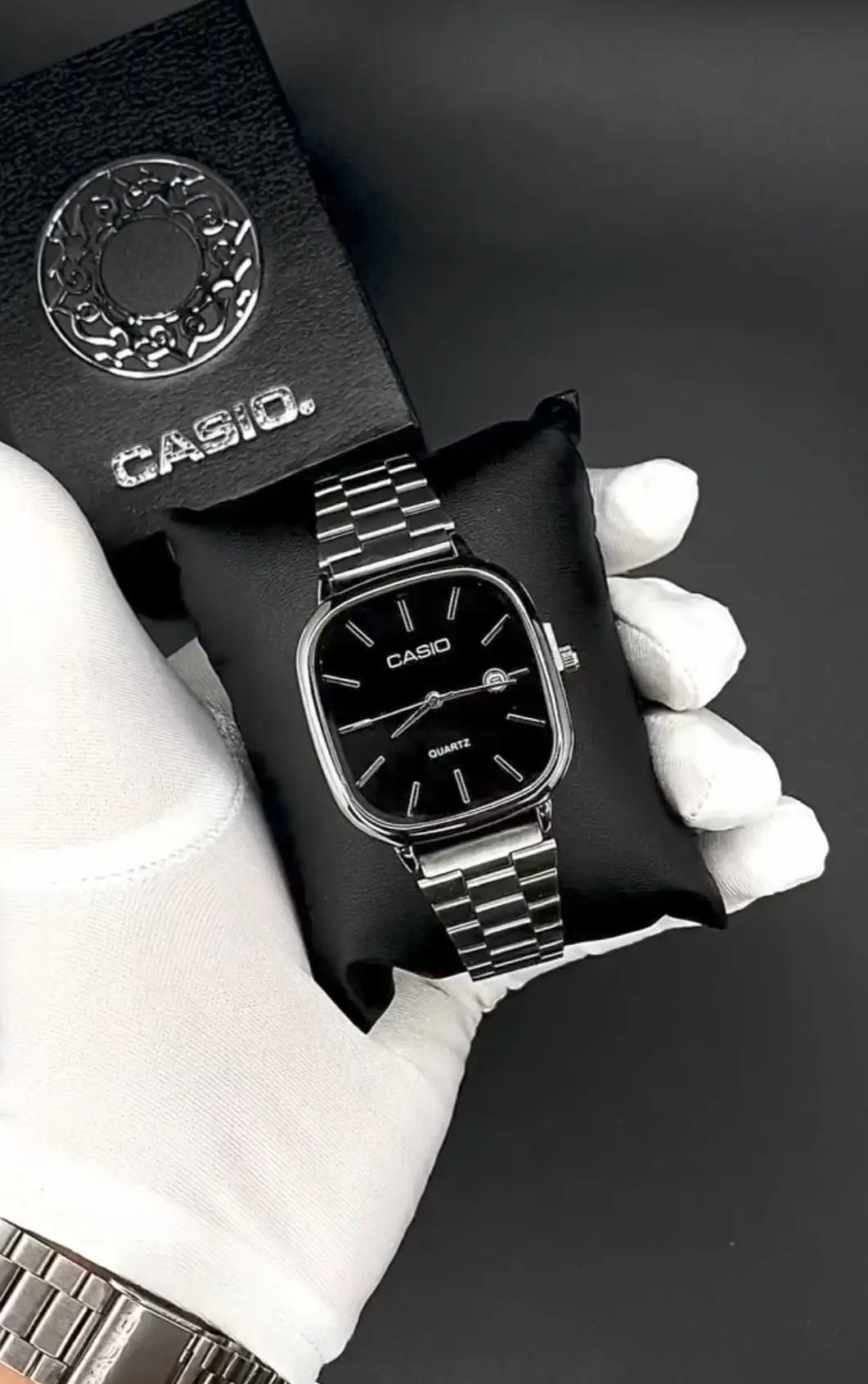 Casio Oval Silver Black