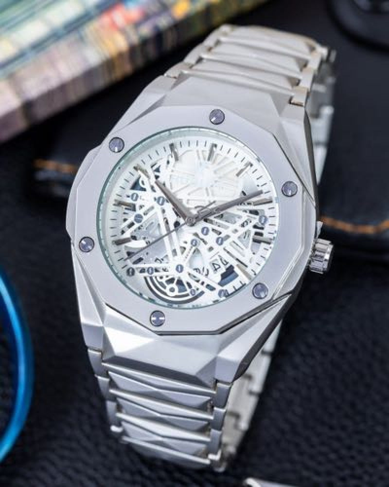 HUBLOT Tourbillon diamond cut chain Secondary image