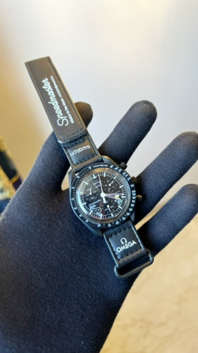 Omega Swatch snoopy black edition