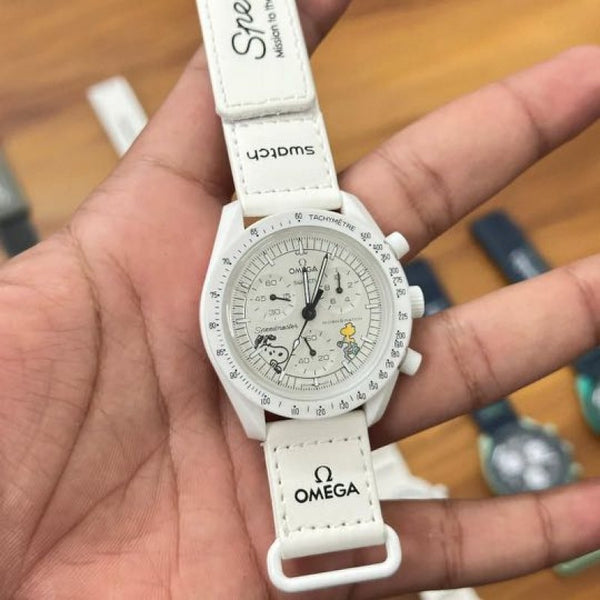 Omega x Swatch Snoopy white edition