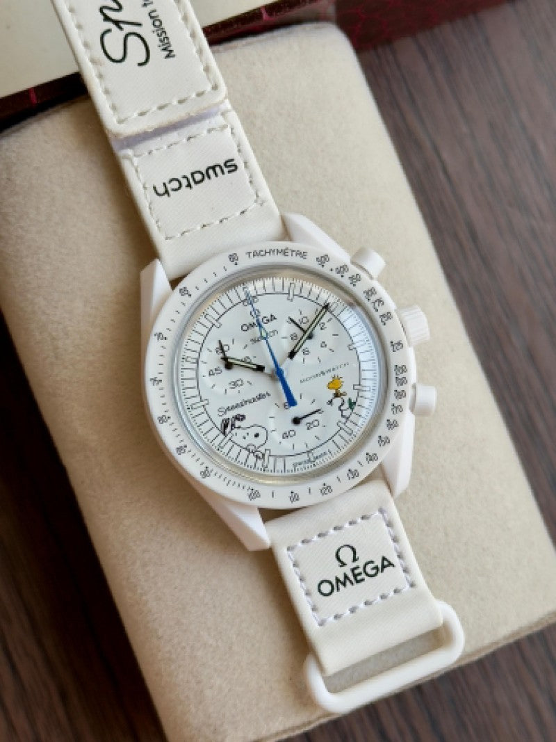 Omega x Swatch Snoopy white edition