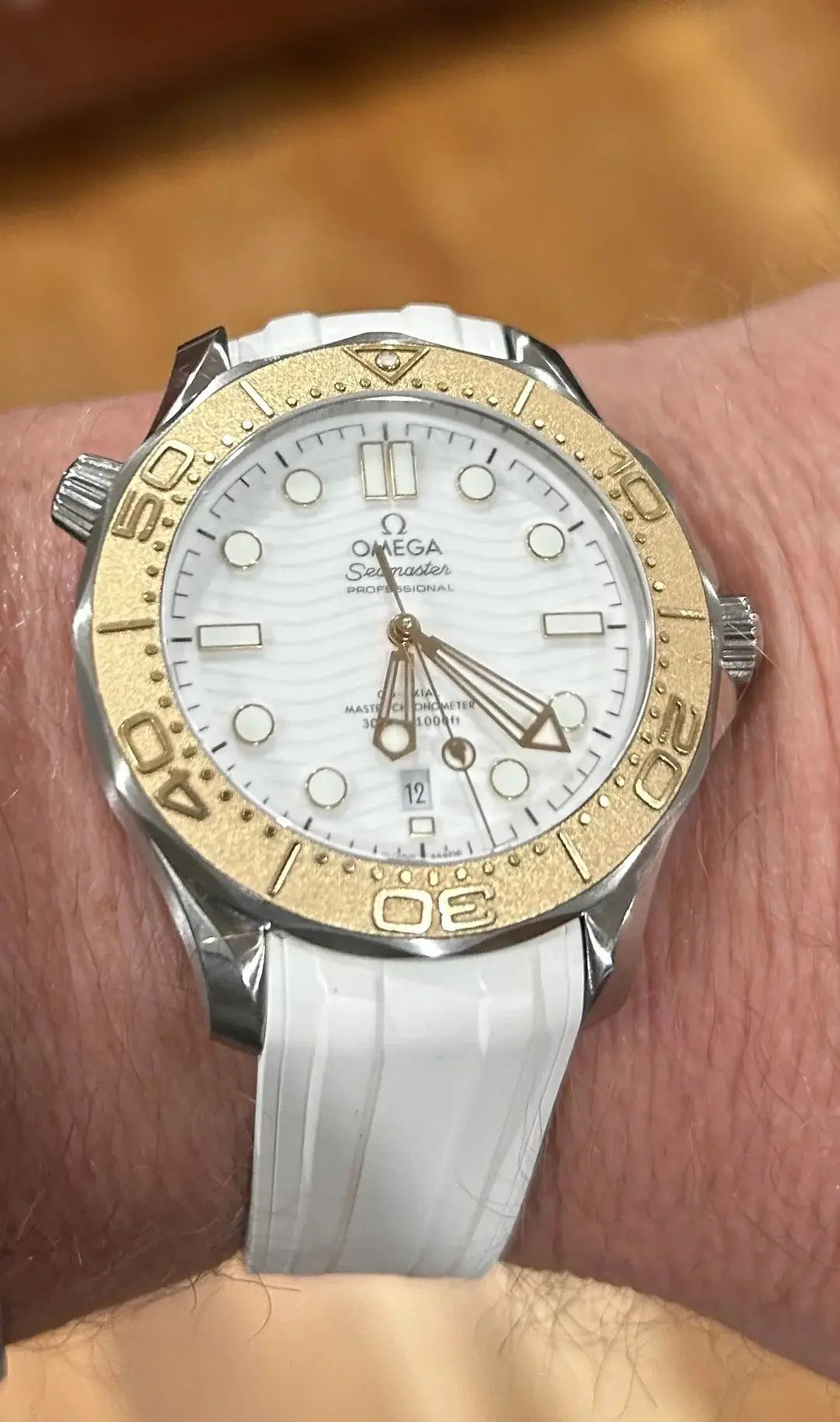 Omega Seamaster 300m Diver Paris Secondary image