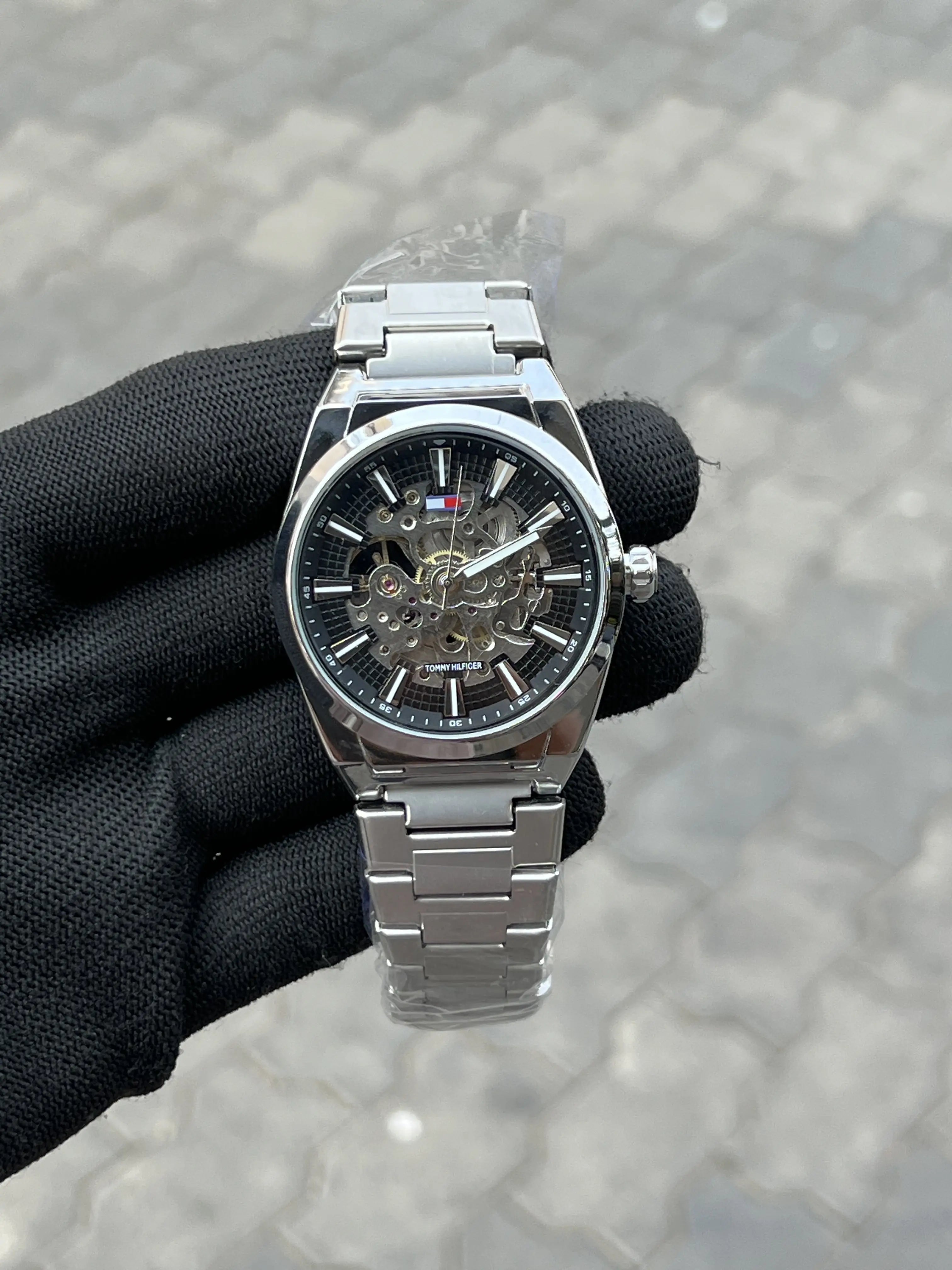 Tomm_y Hilfiger Chain Silver Black