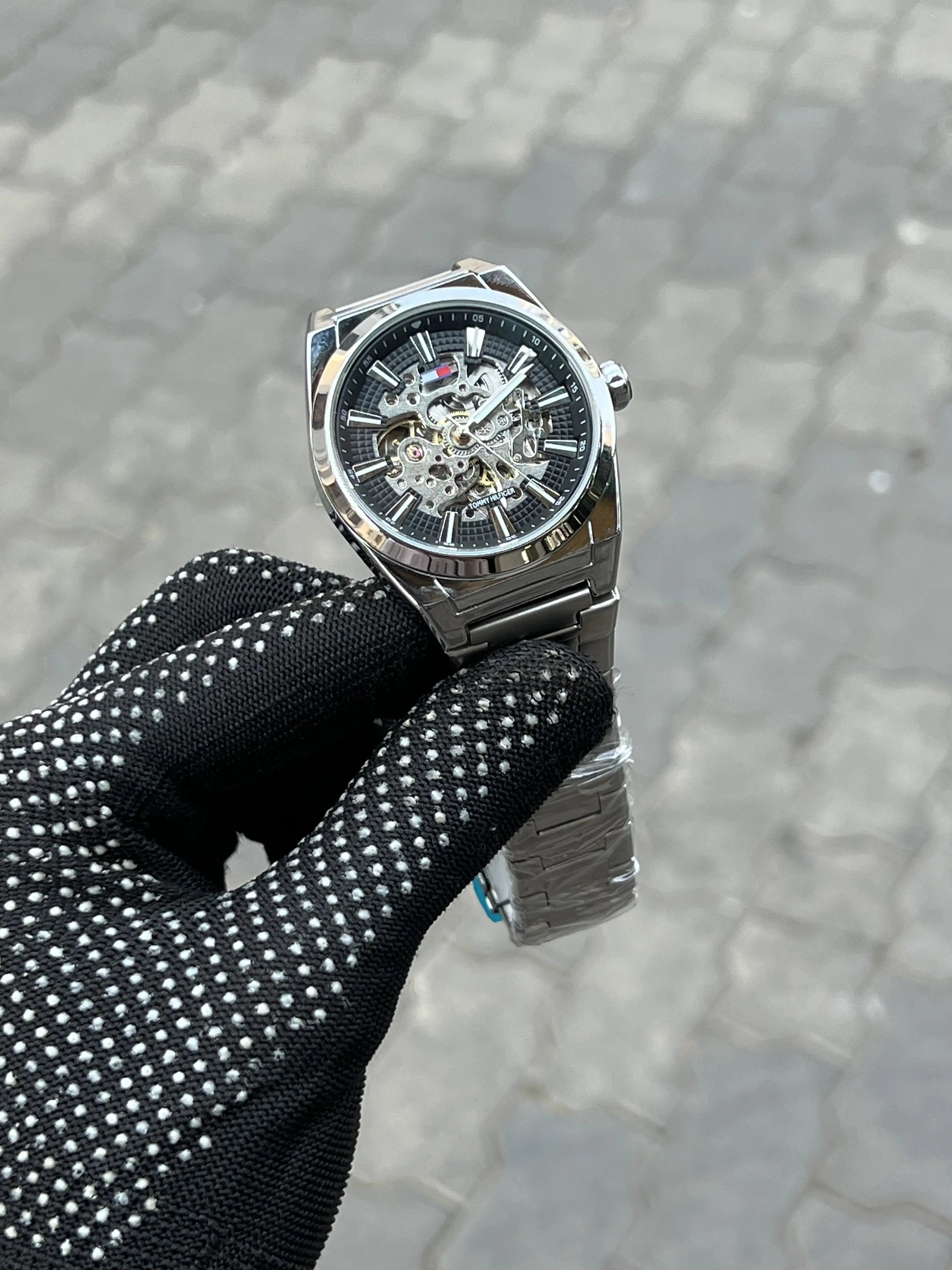 Tomm_y Hilfiger Chain Silver Black