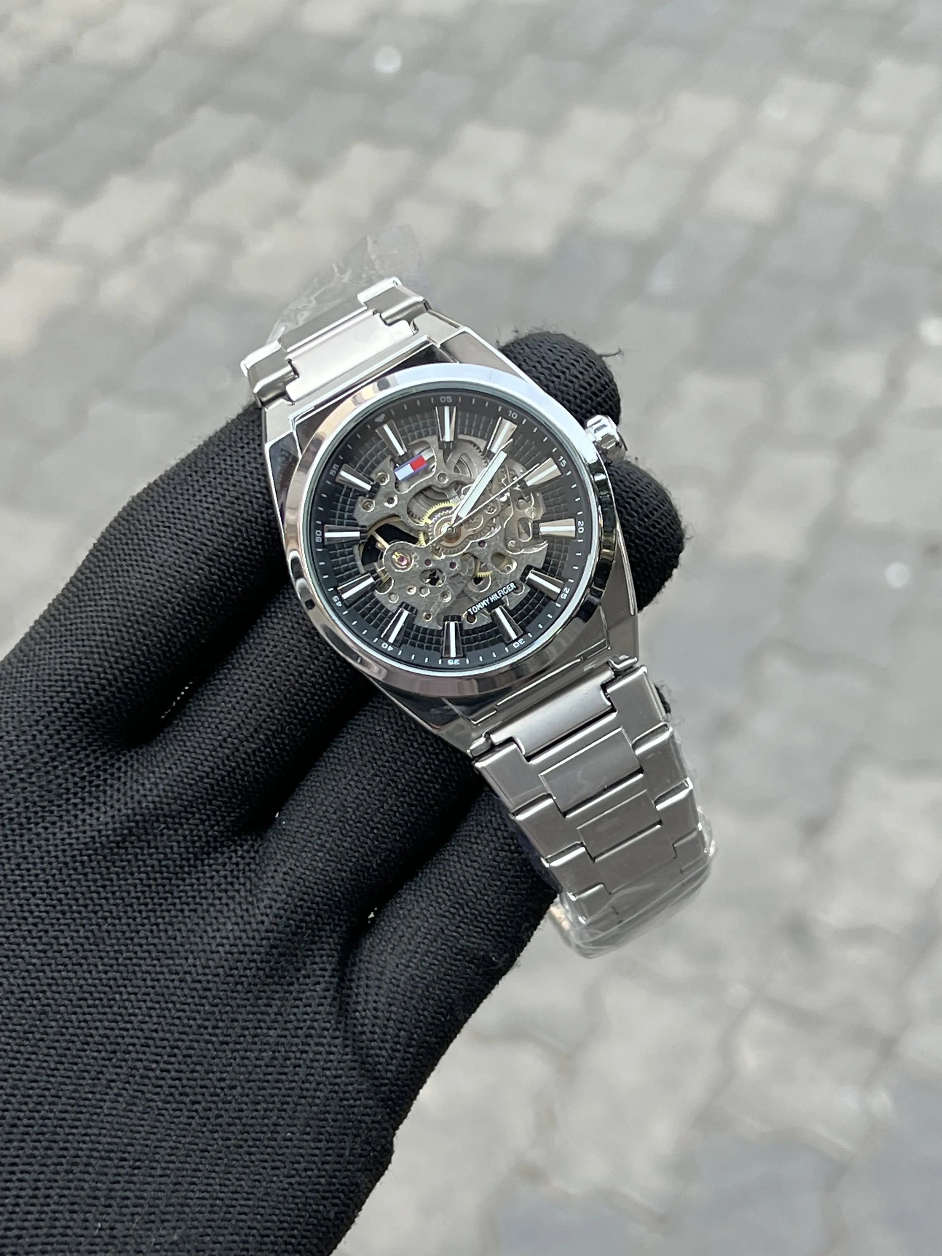 Tomm_y Hilfiger Chain Silver Black